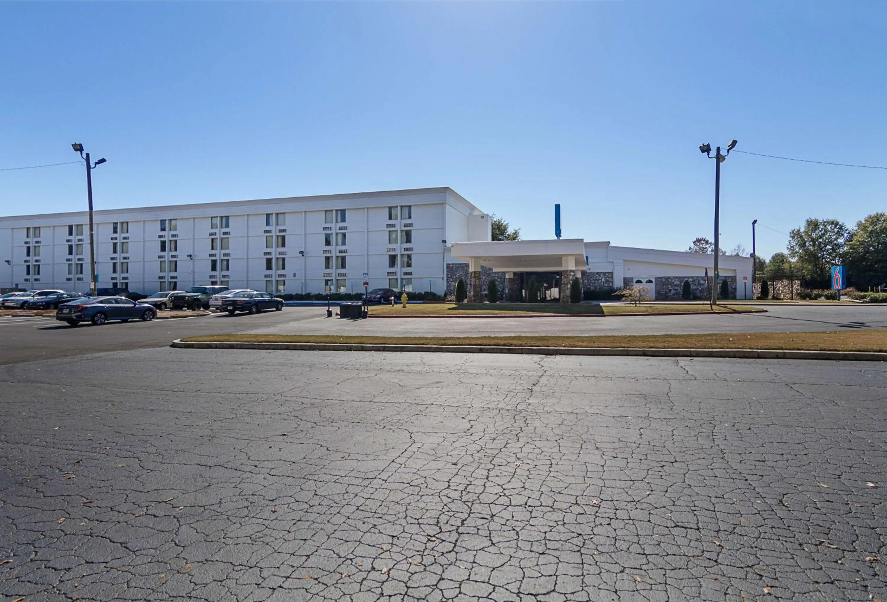 Property building in Motel 6-Decatur, GA