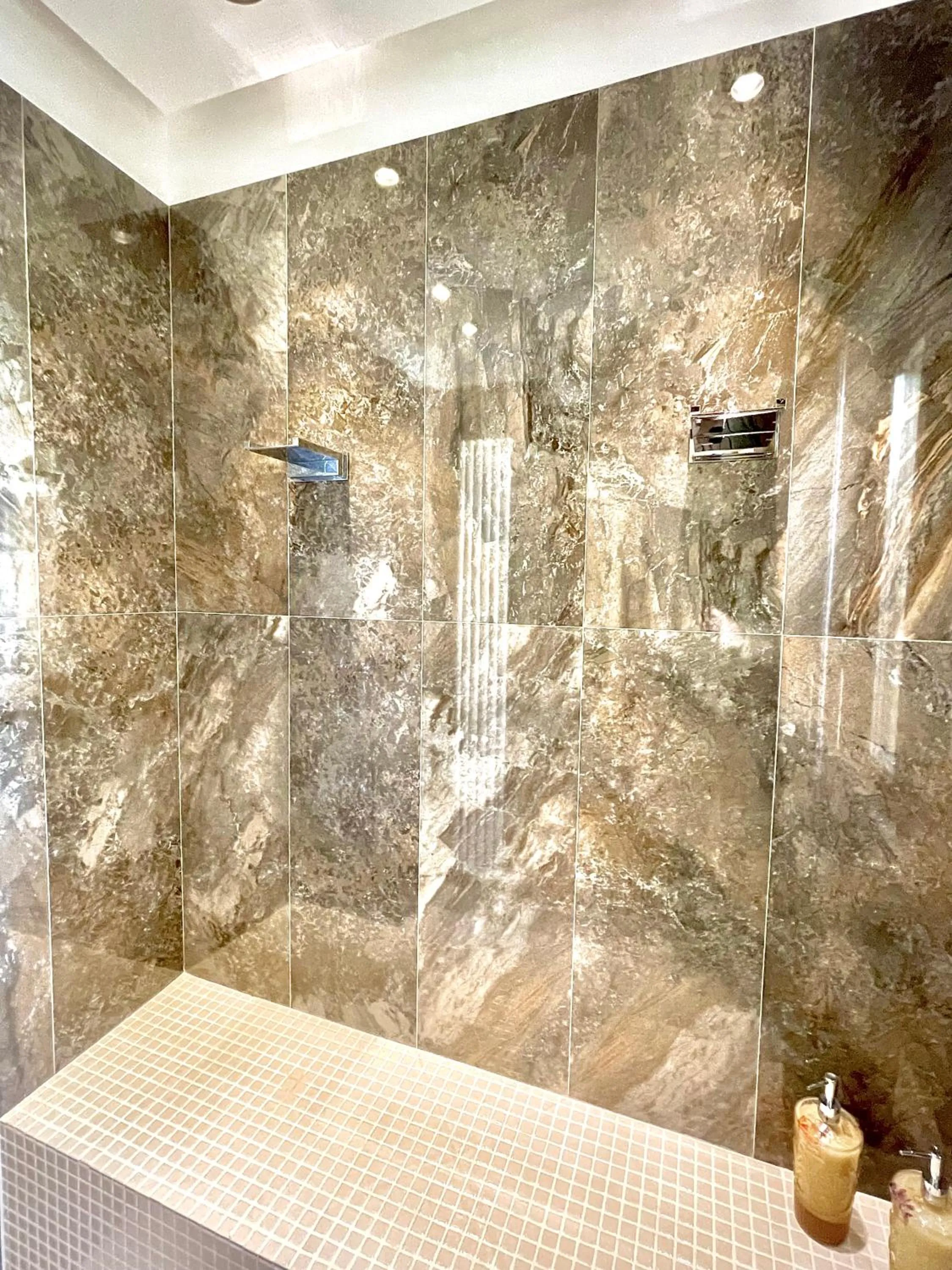 Shower in Dimora del Duomo