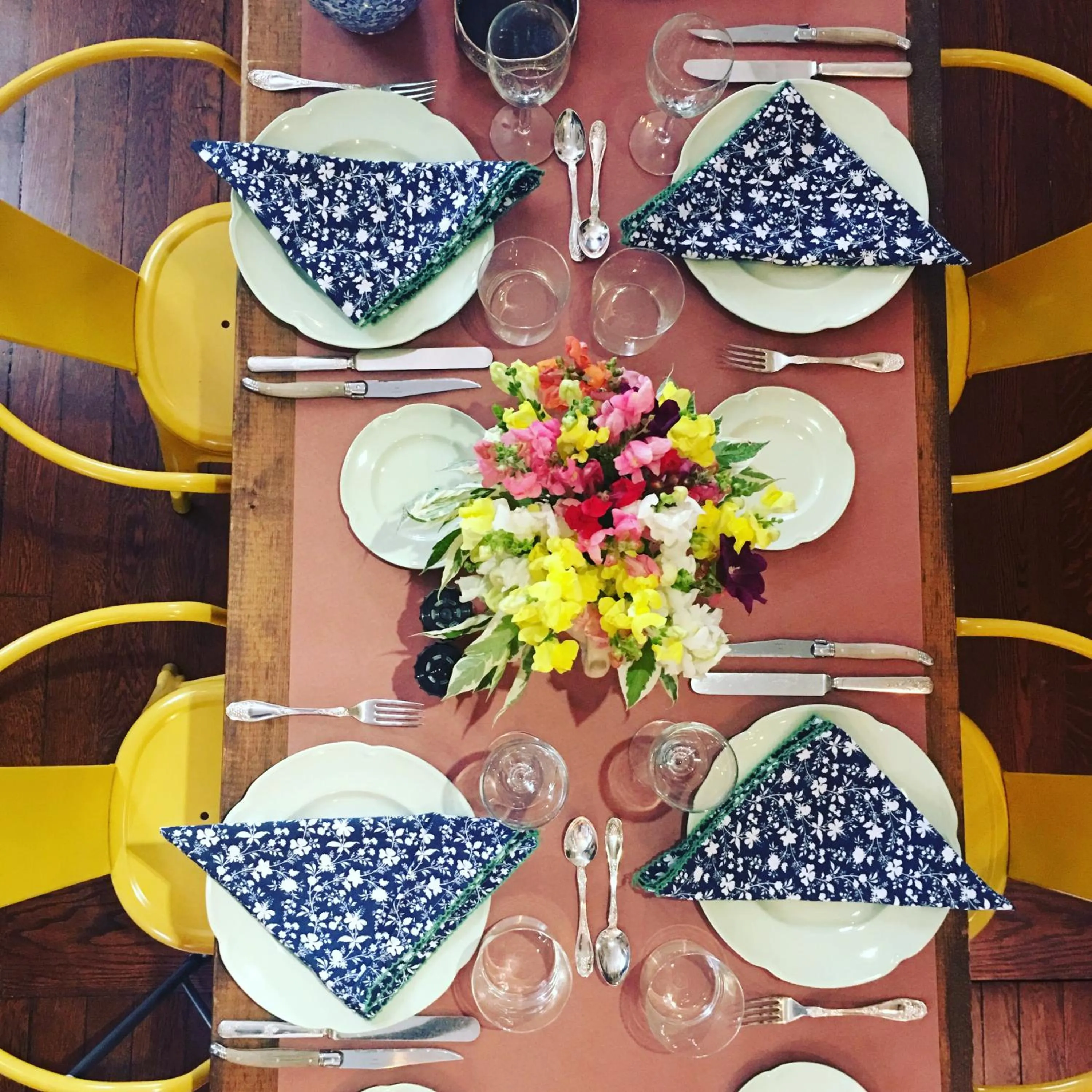 Restaurant/places to eat in Modern Homestead Guest House