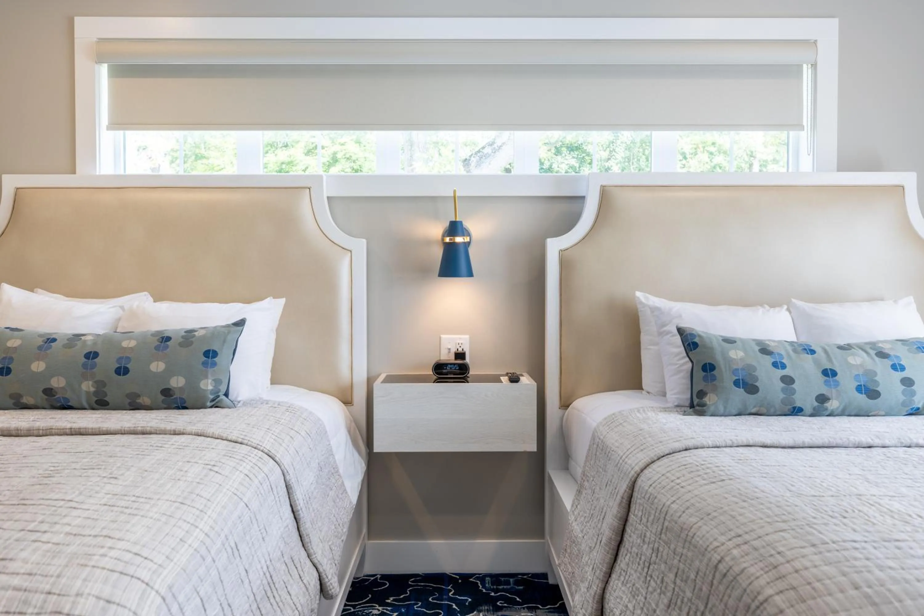 Bed in Bay Pointe Inn