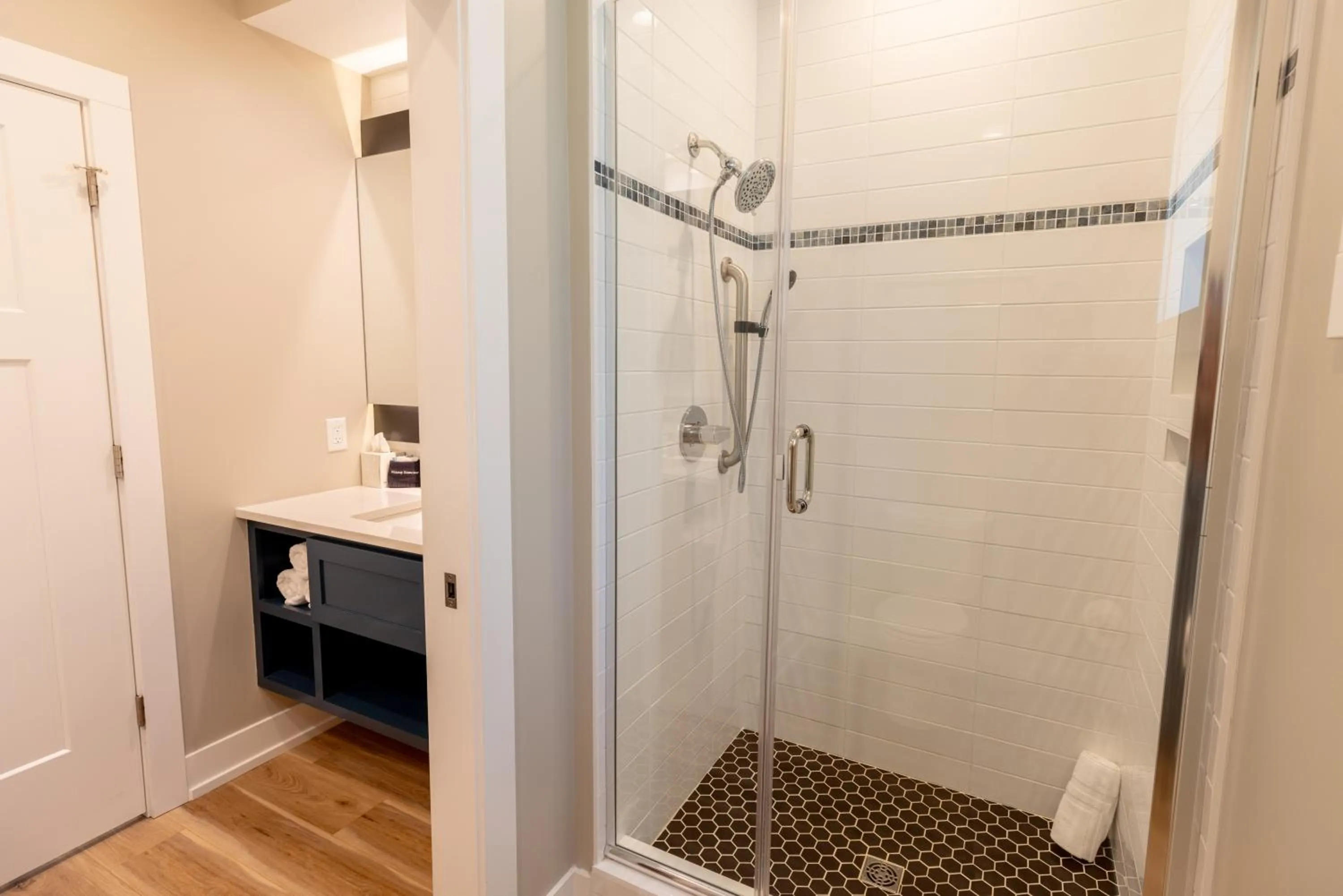 Shower in Bay Pointe Inn