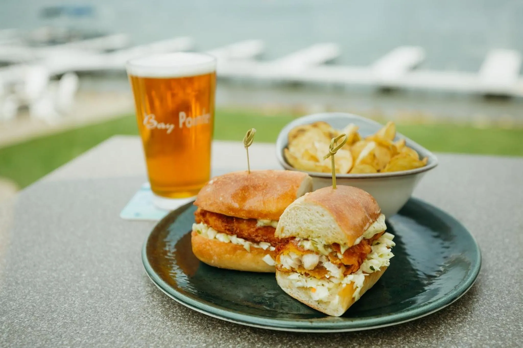 Restaurant/places to eat in Bay Pointe Inn