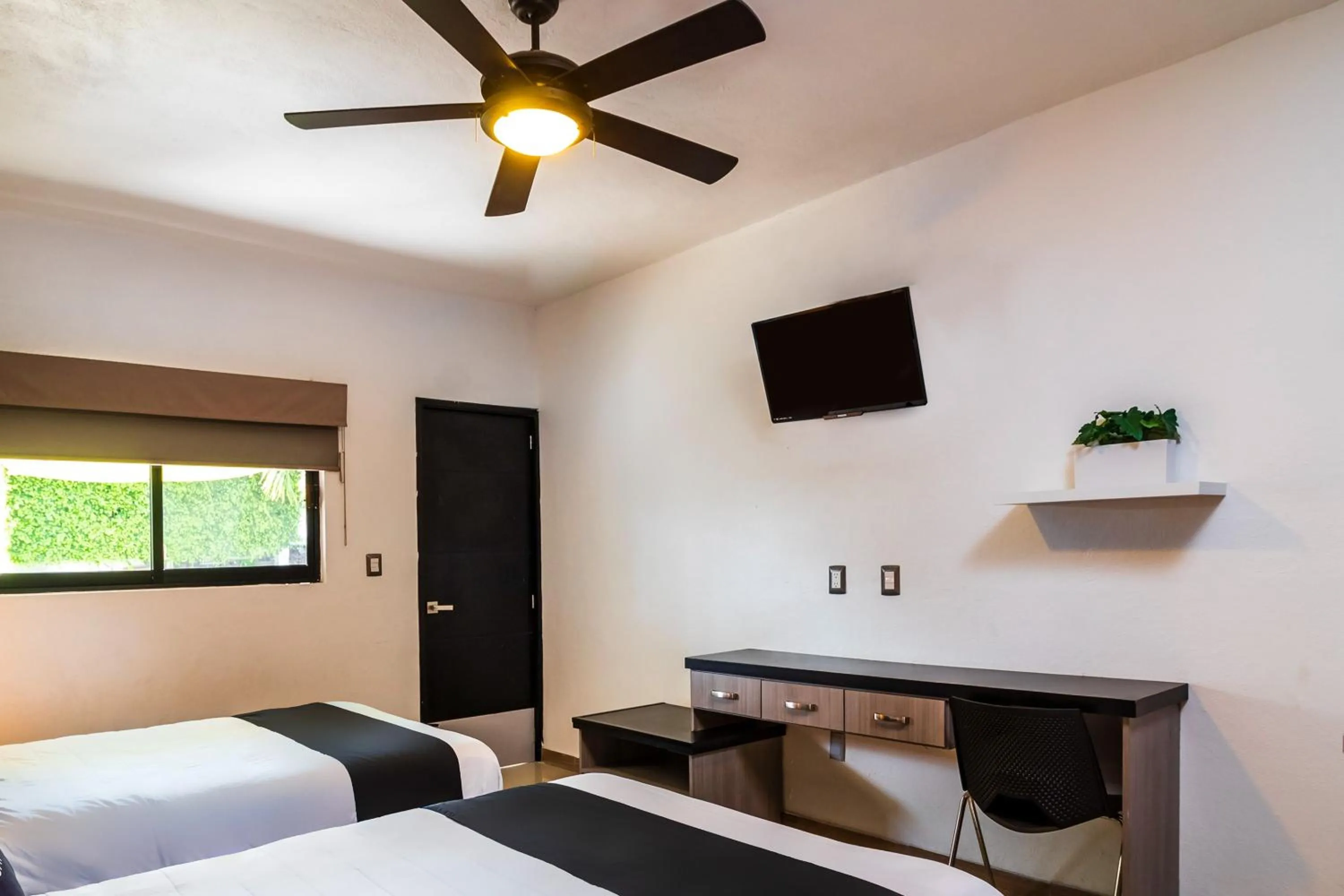 Bedroom, Bed in Collection O Hotel Mango,Six Flags Hurricane Harbor Oaxtepec
