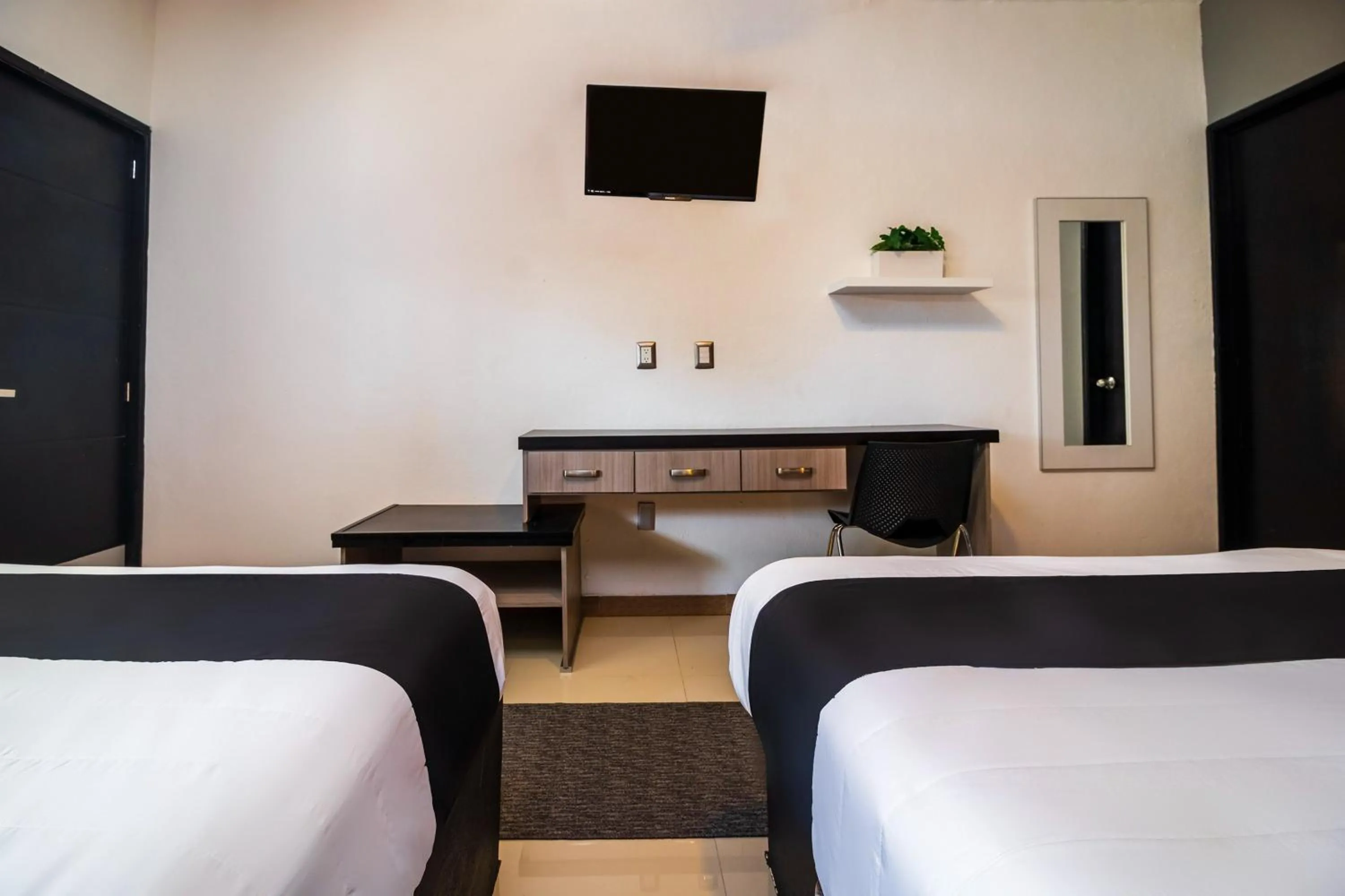 Bedroom, Bed in Collection O Hotel Mango,Six Flags Hurricane Harbor Oaxtepec