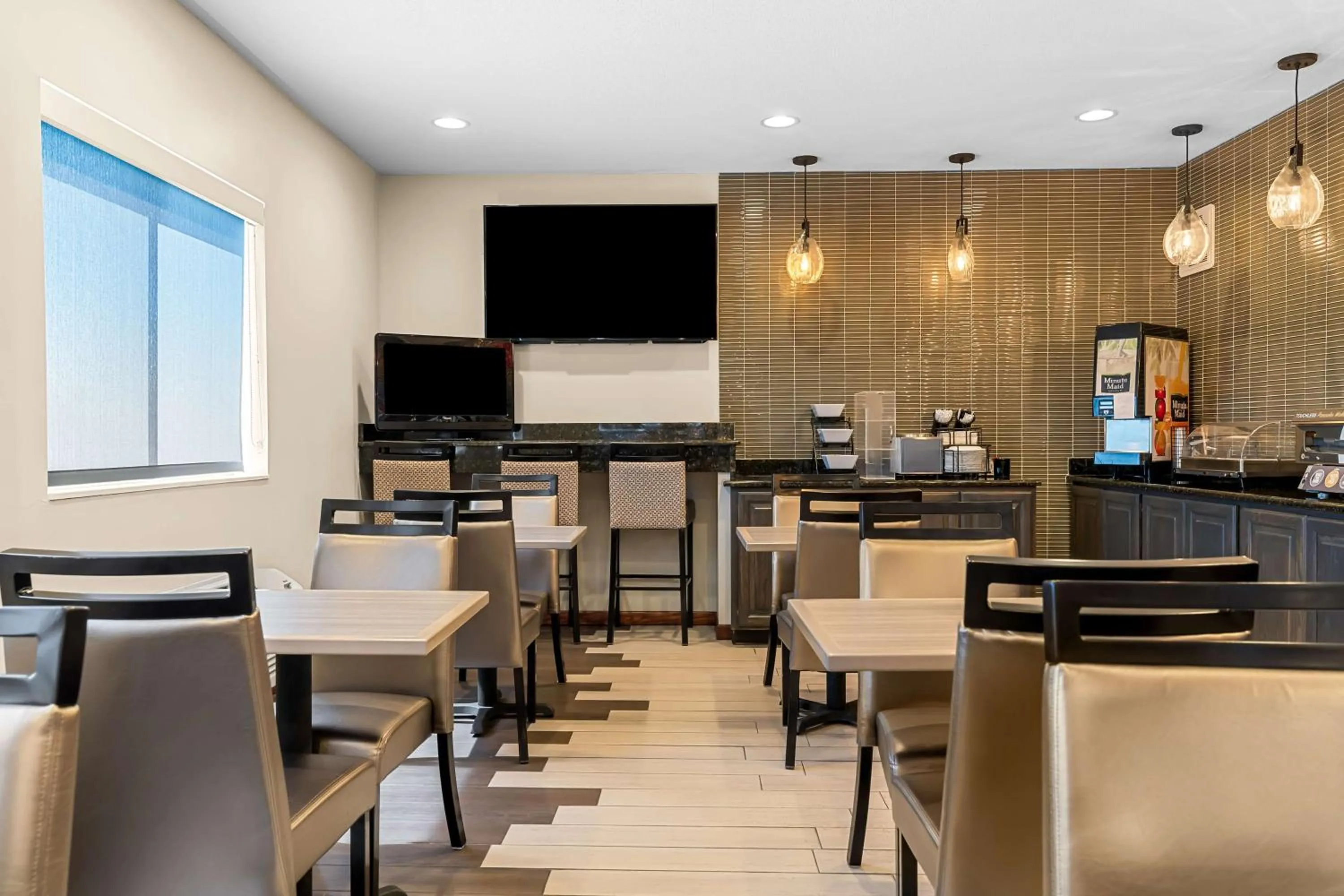 Breakfast in Best Western University Inn