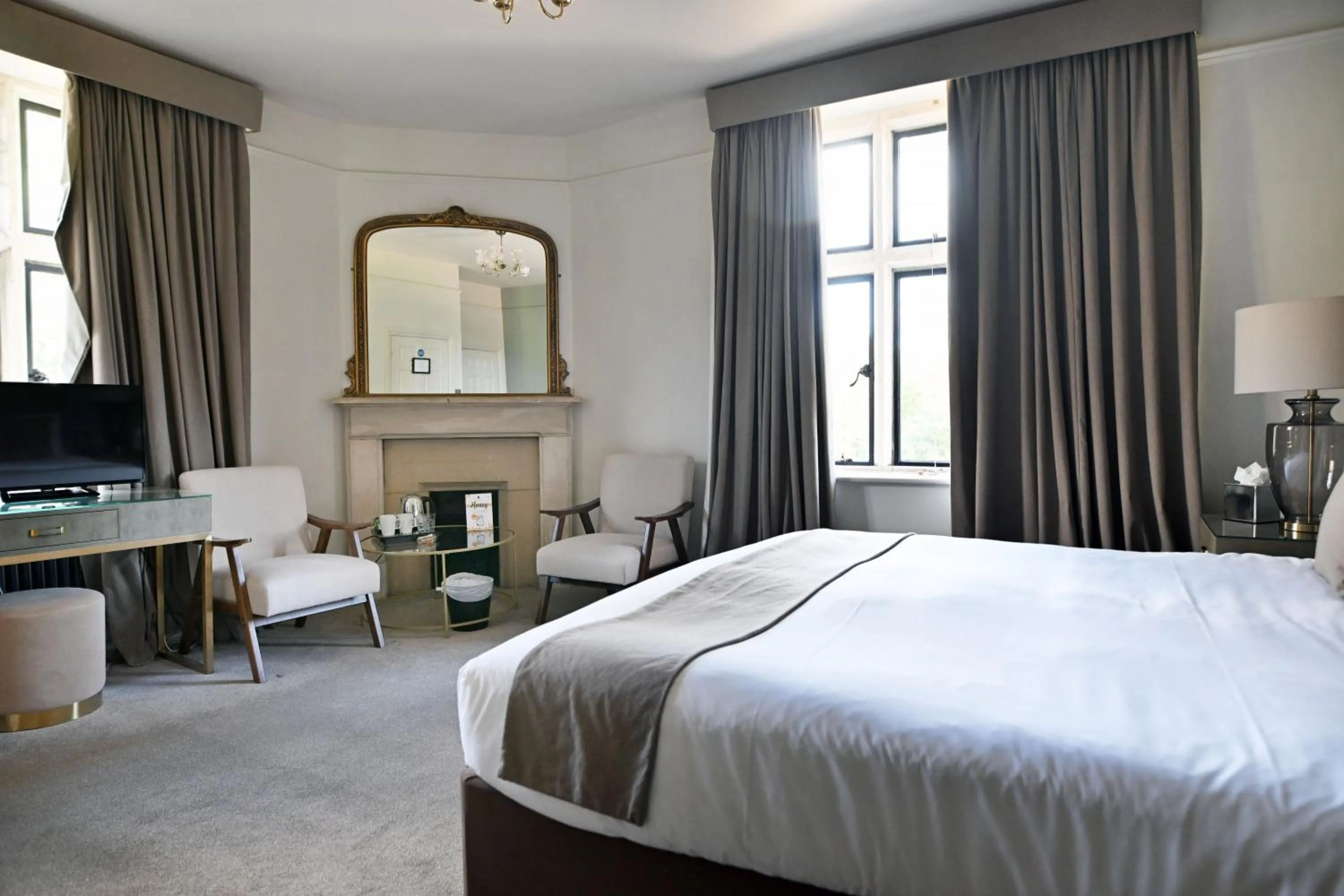 Bedroom, Bed in Stanton Manor Hotel