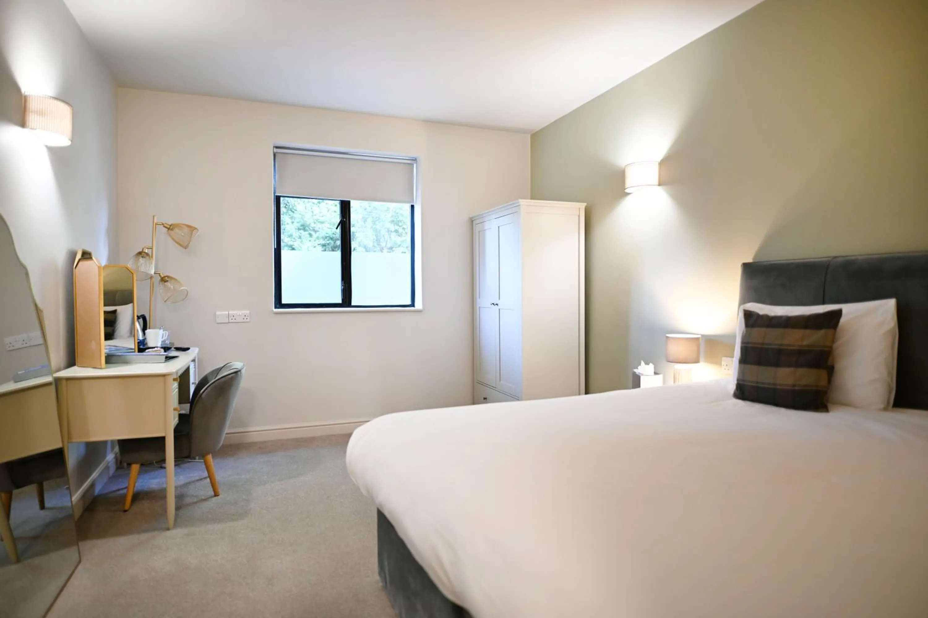 Bedroom, Bed in Stanton Manor Hotel