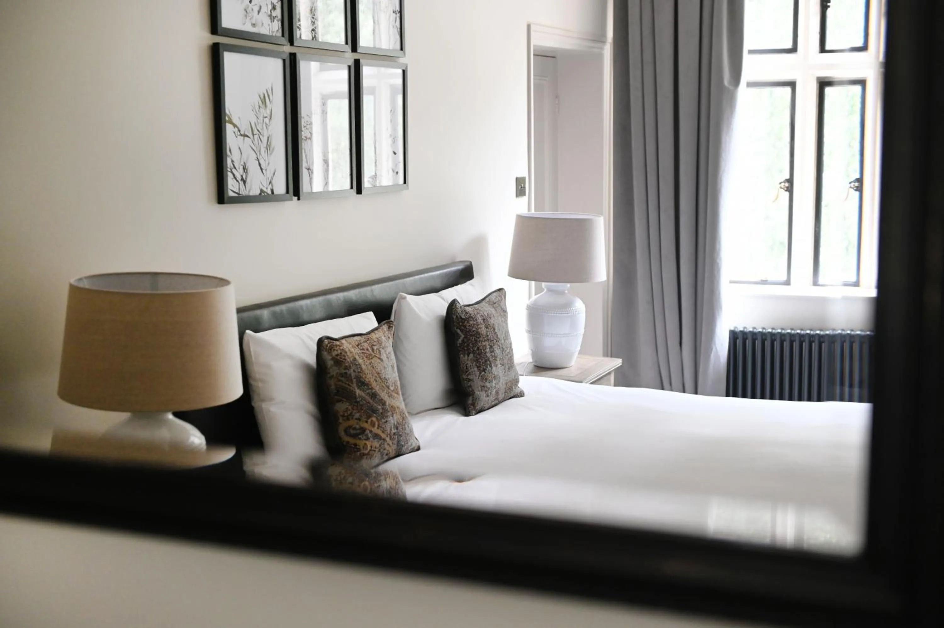 Bed in Stanton Manor Hotel