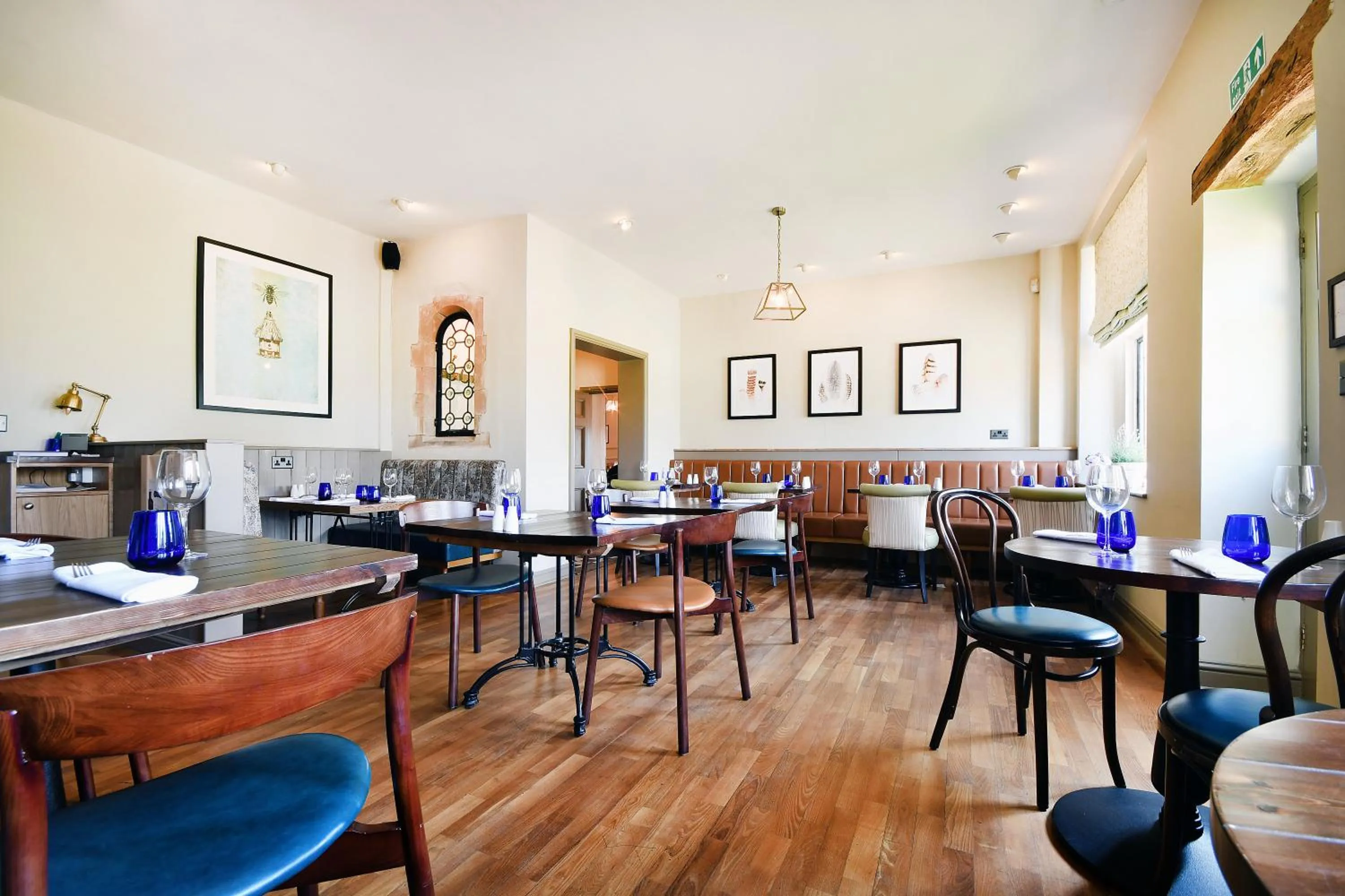 Restaurant/places to eat in Stanton Manor Hotel