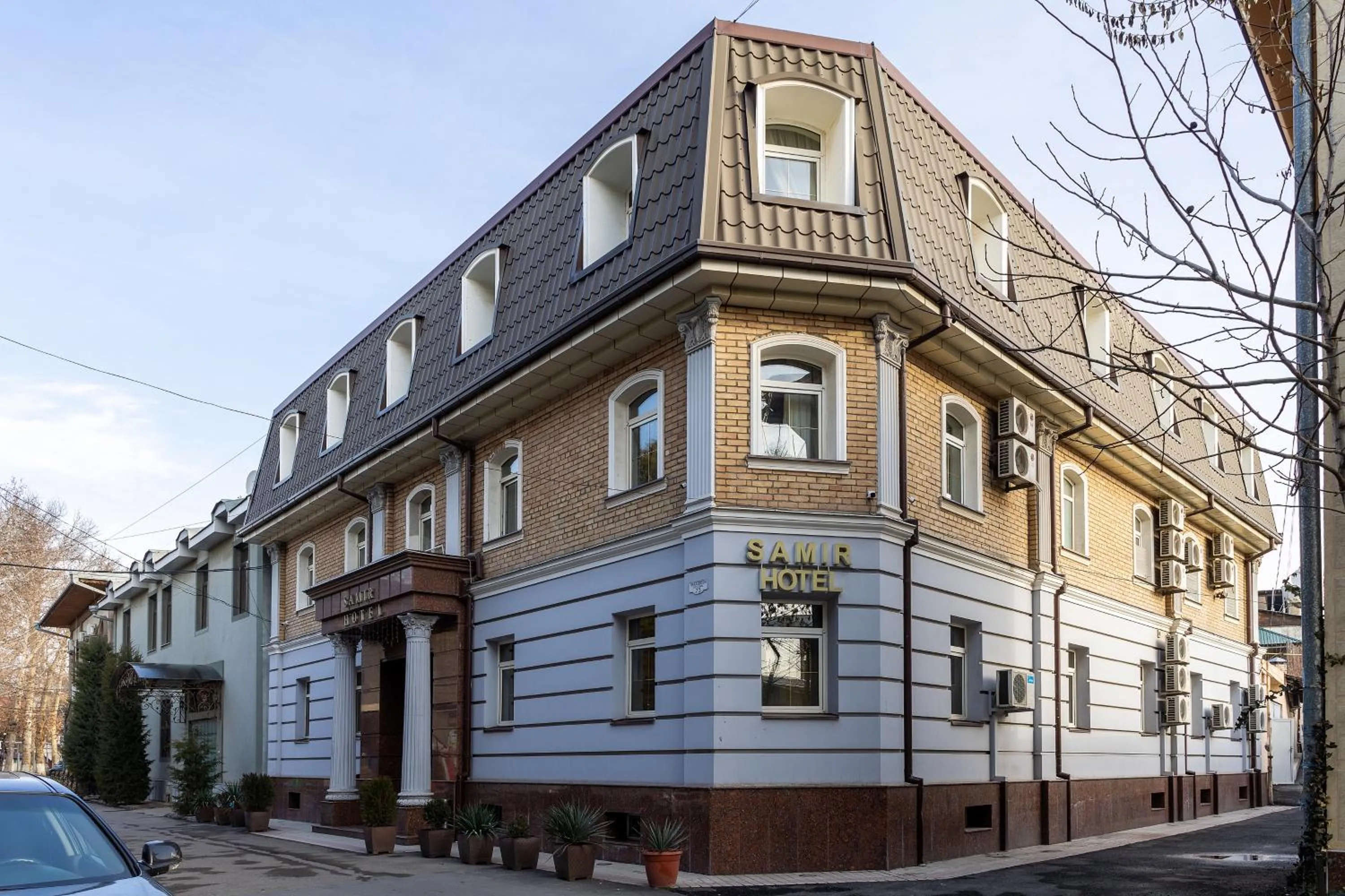 Property building in SAMIR HOTEL