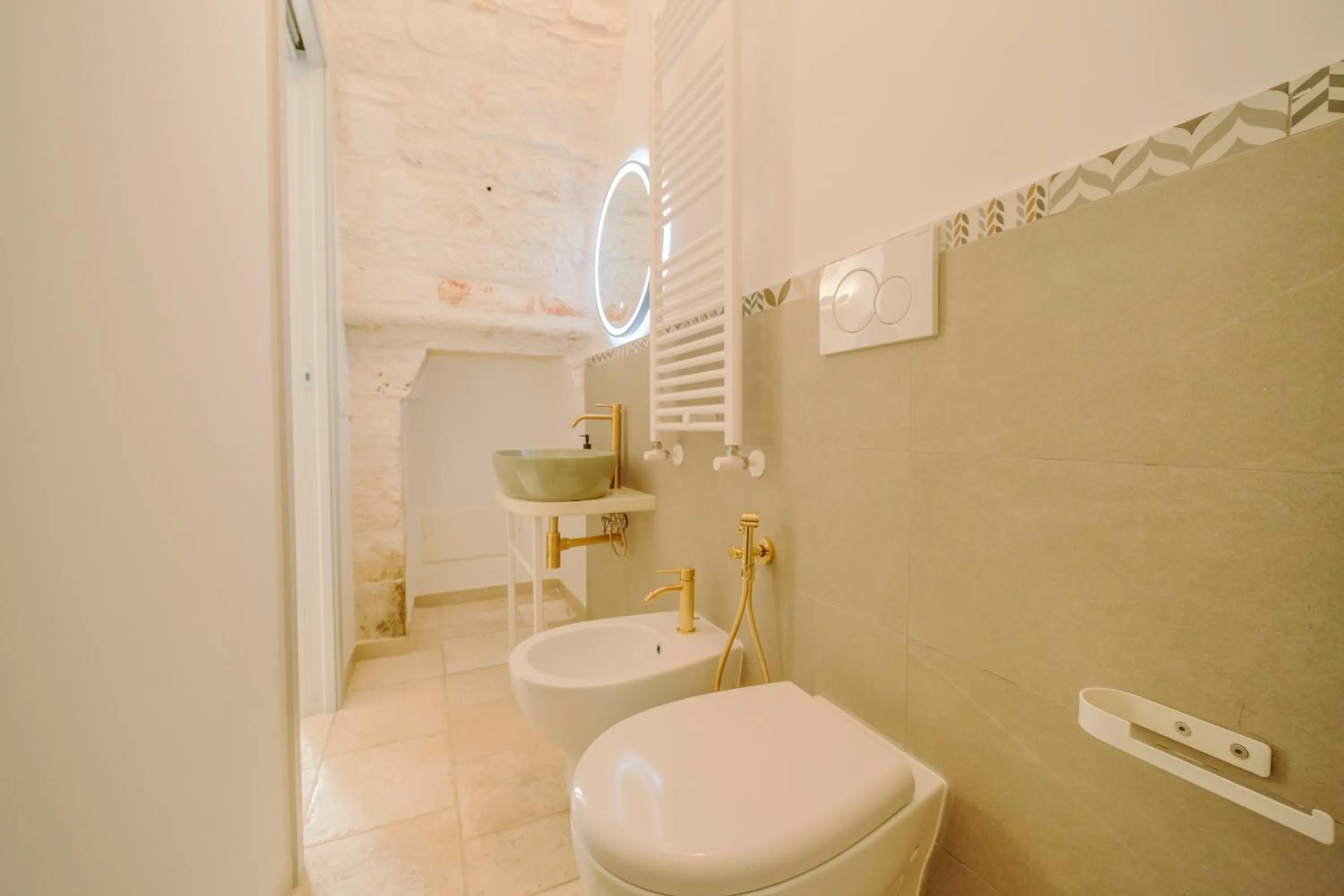 Shower in Palazzo Gentile