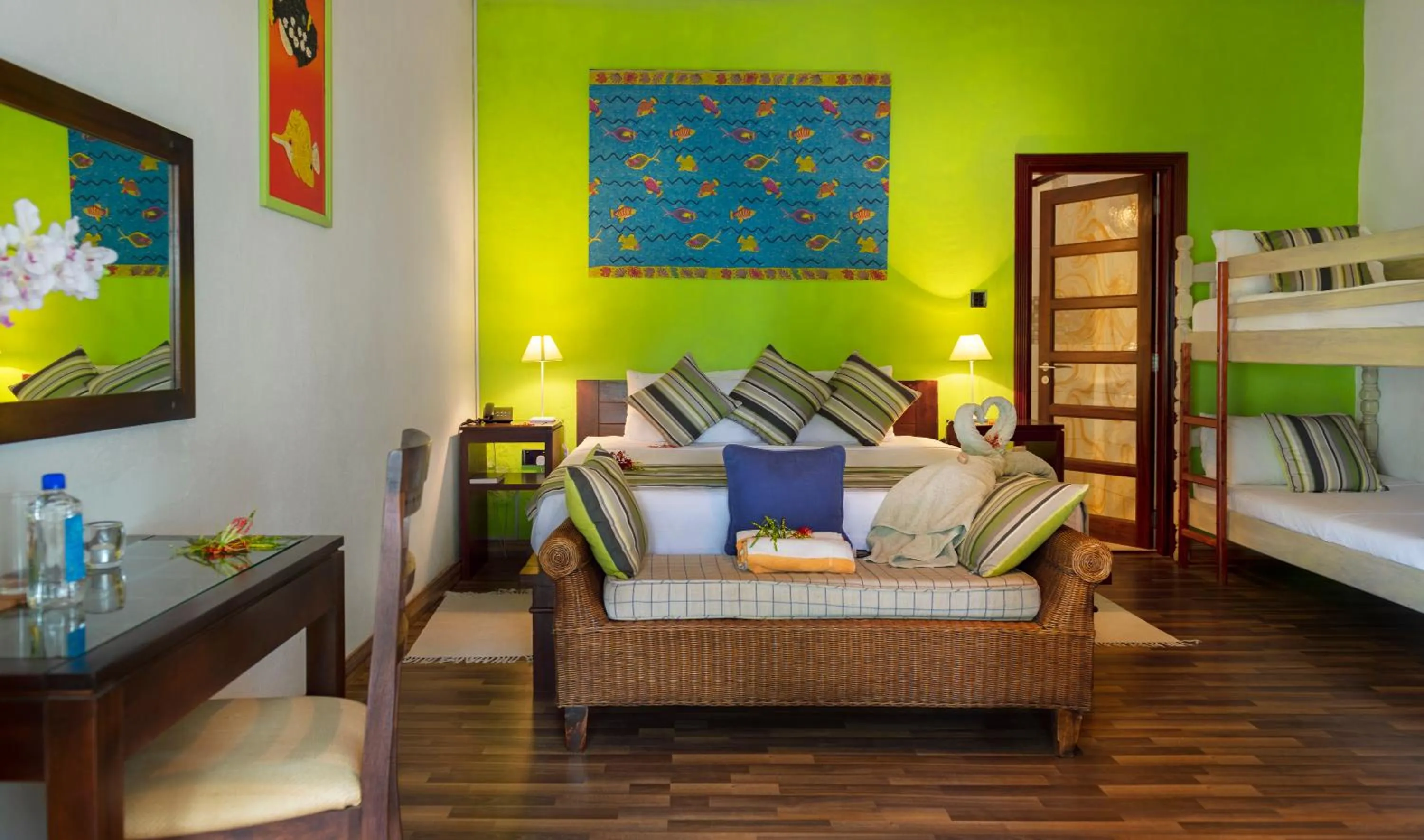 Bed in Auberge d'Anse Boileau & Restaurant Chez Plume