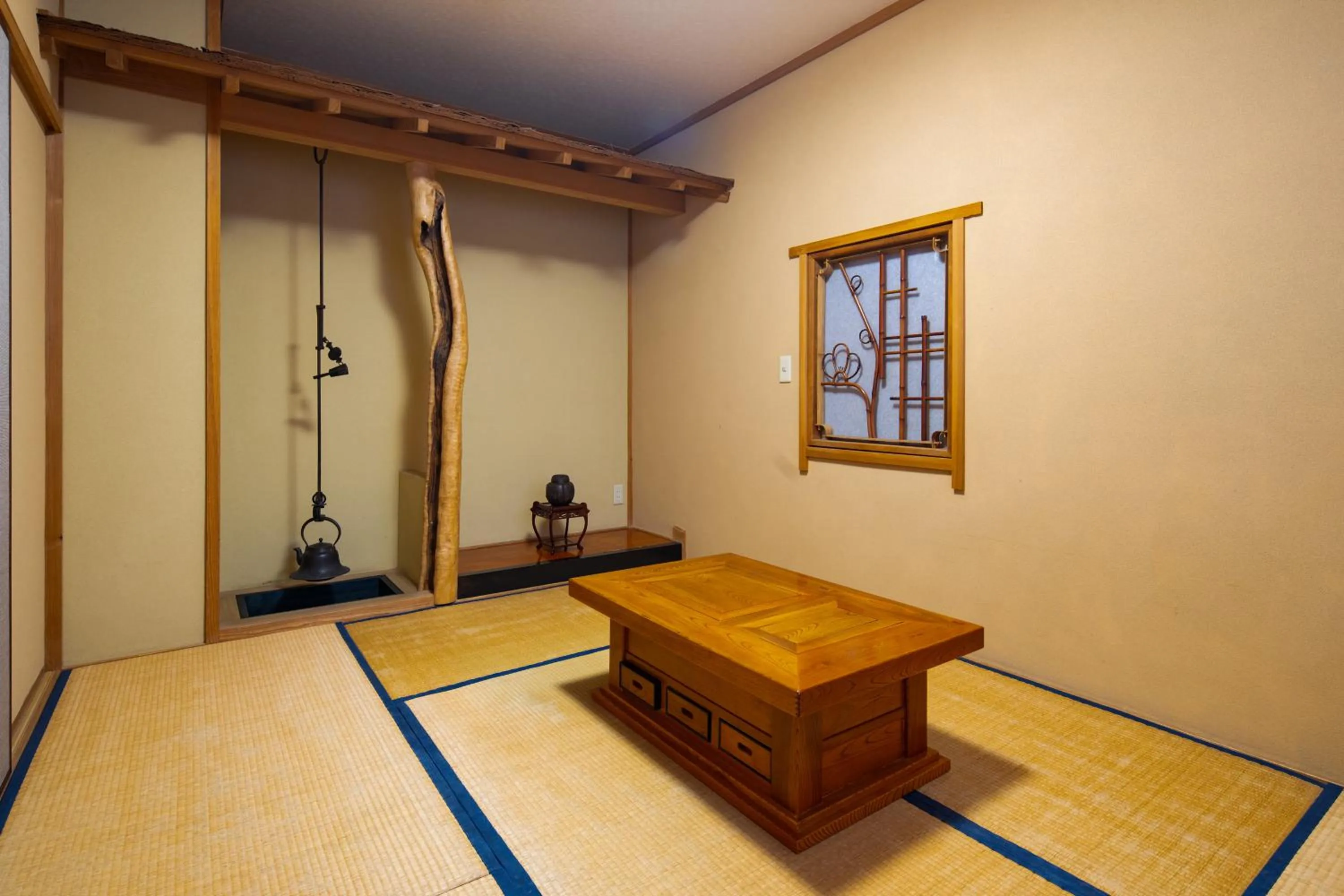 Photo of the whole room, Bed in Hozanso Beppu