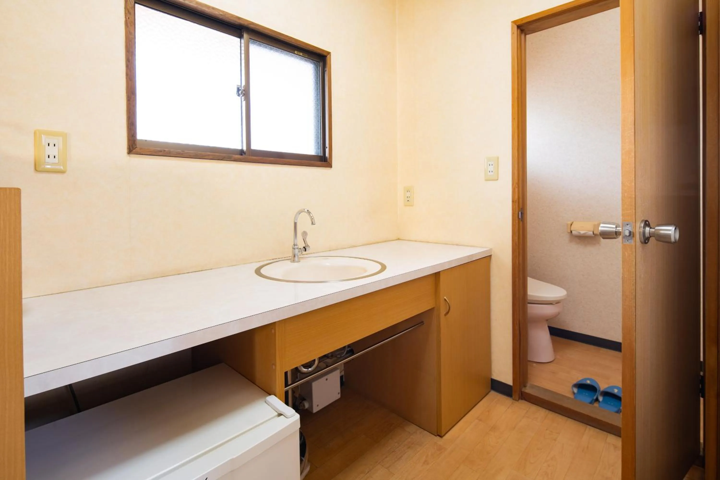 Photo of the whole room in Hozanso Beppu