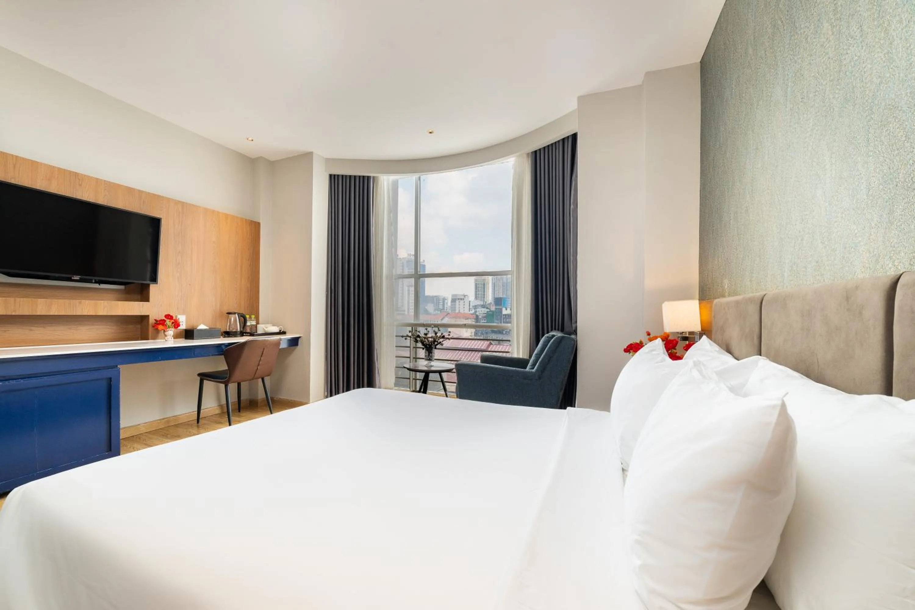 Bed in Nicecy NganHa Hotel