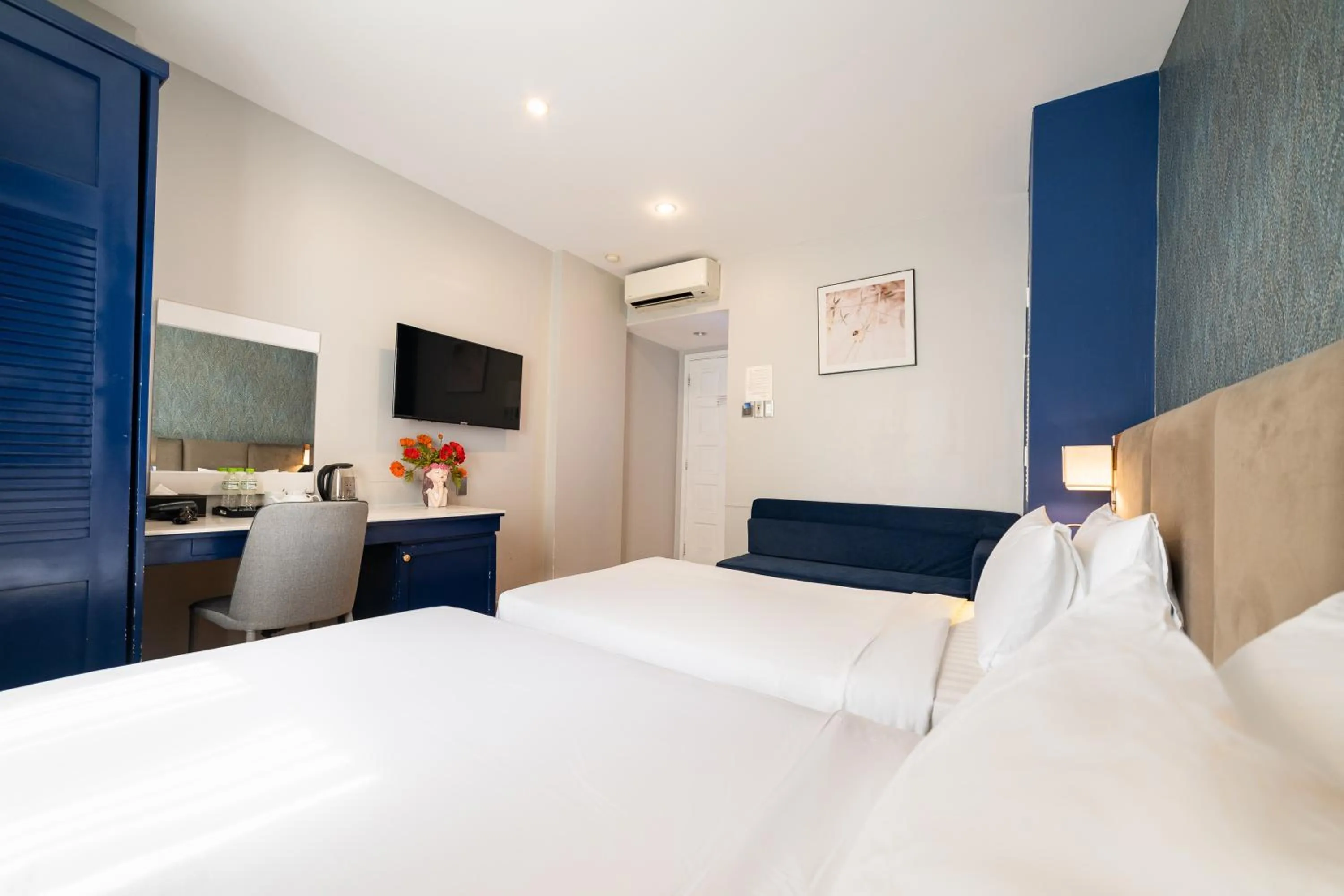 Bed in Nicecy NganHa Hotel