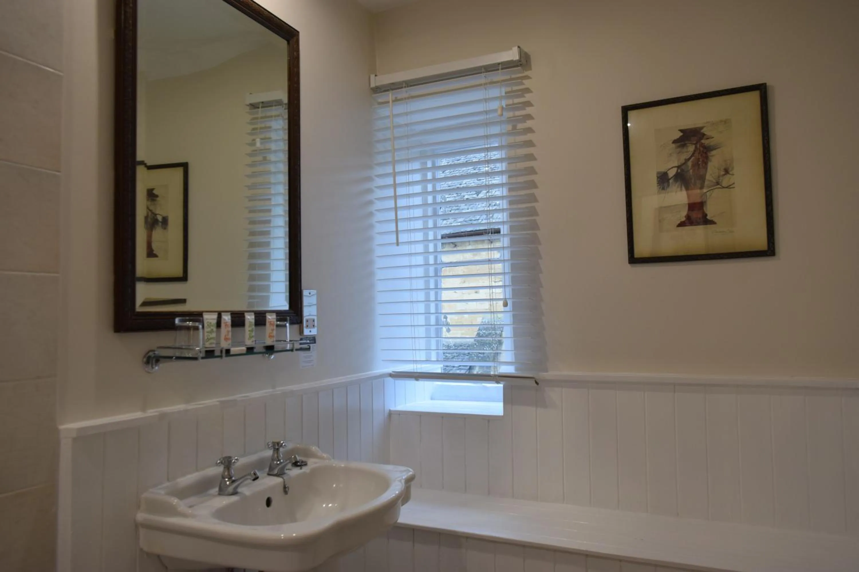 Bathroom in Noel Arms - "A Bespoke Hotel"