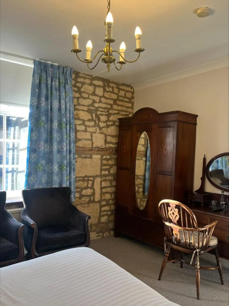 Coffee/tea facilities, Bed in Noel Arms - "A Bespoke Hotel"