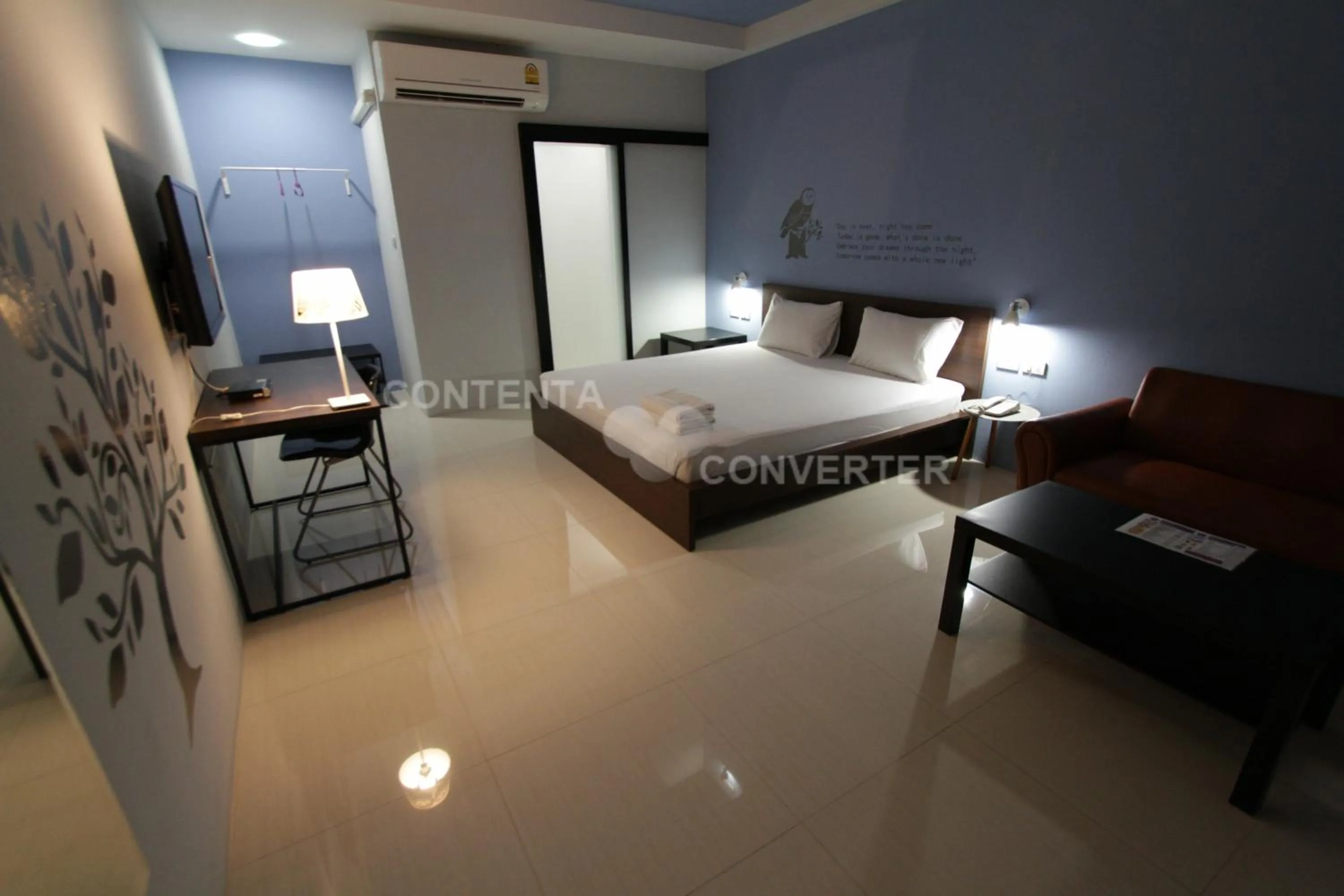 Bed in Eazy Motel B.a.n.g.n.a