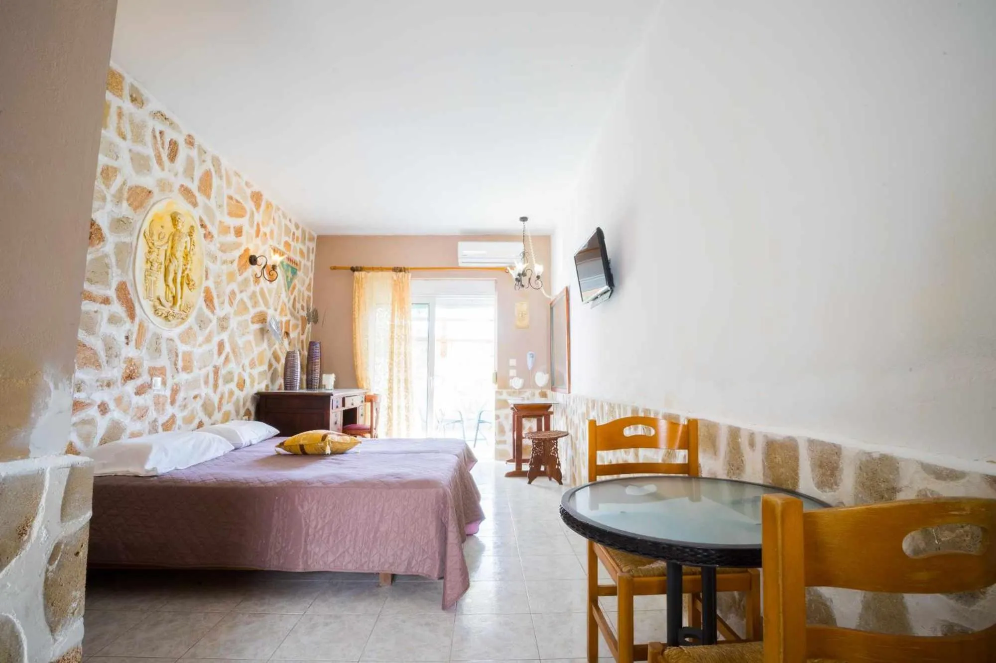 Photo of the whole room in Farkia Exclusive Studios