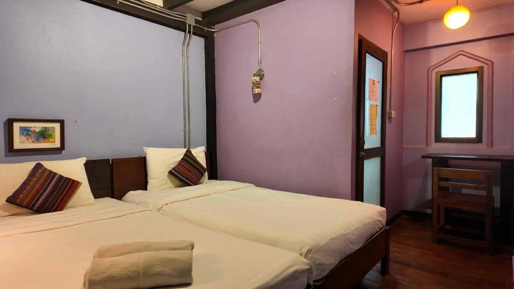 Photo of the whole room in Mi Casa Thaphae Chiang Mai