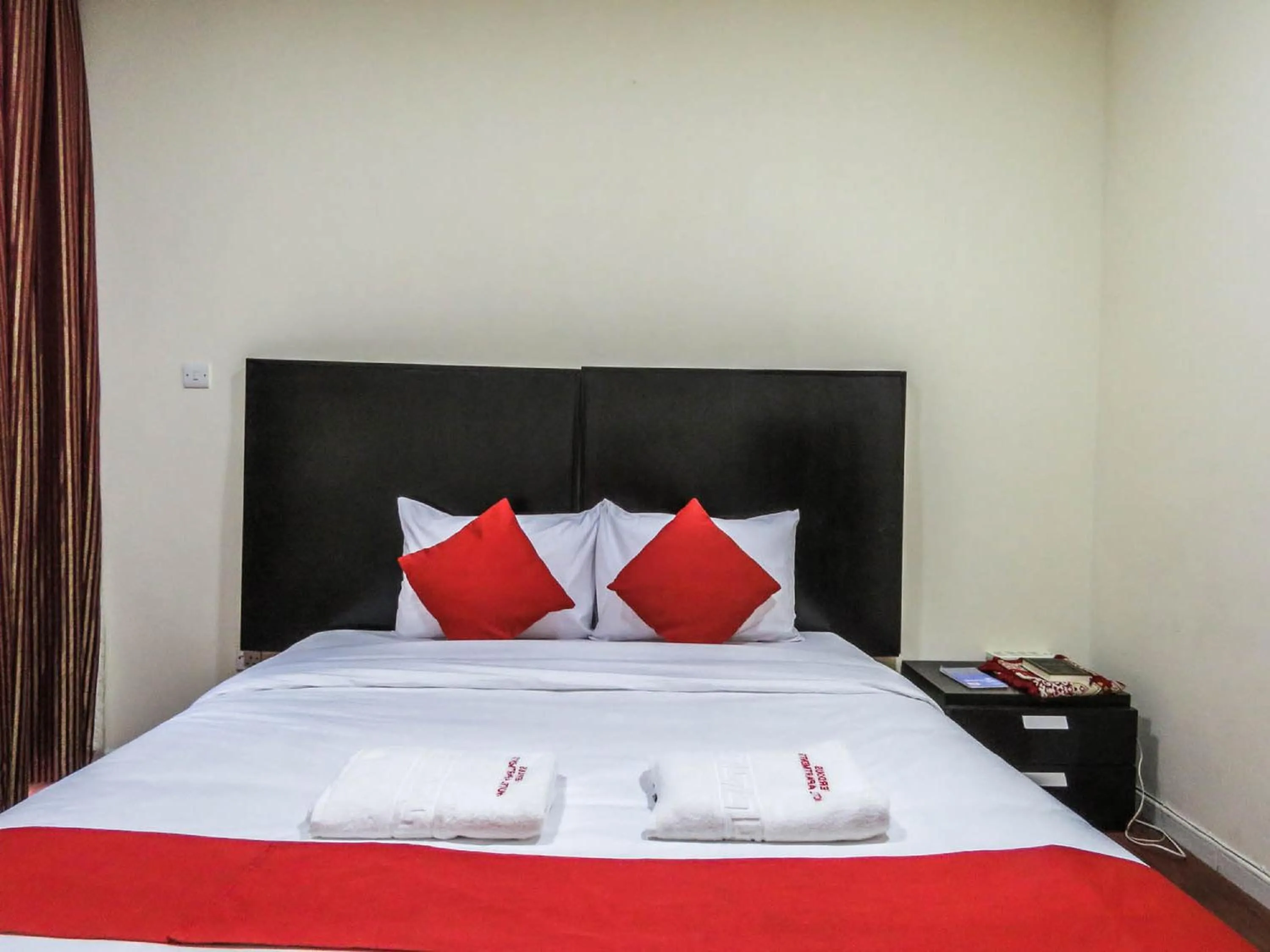 Photo of the whole room, Bed in Al Ferdous Hotel Apartment