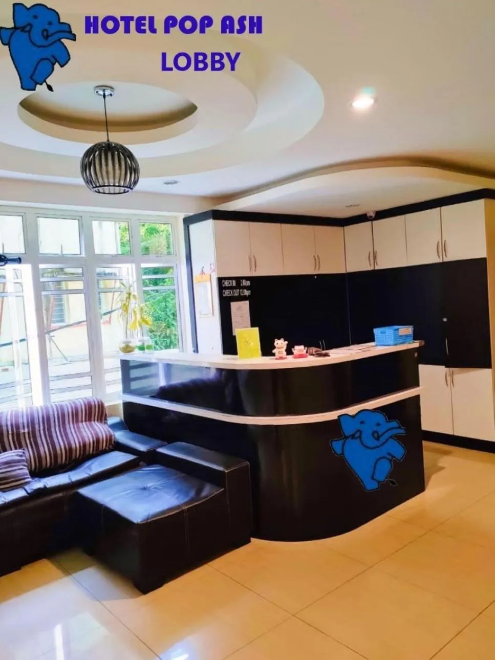 Lobby or reception in HOTEL POP ASH