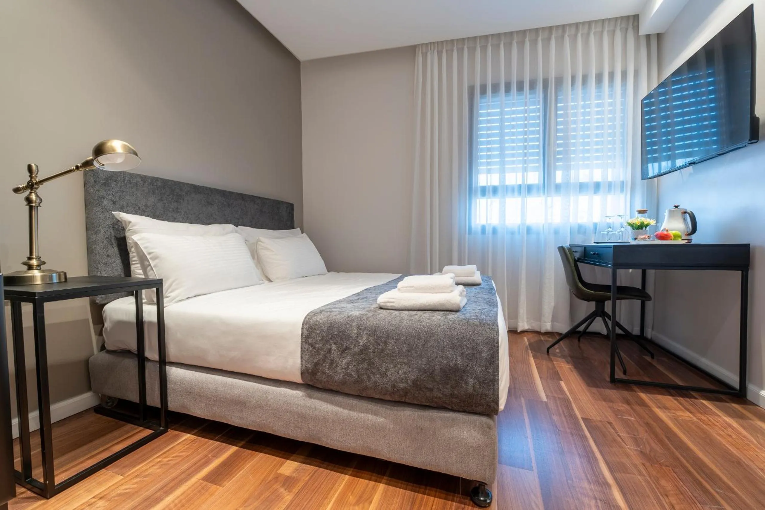 Photo of the whole room, Bed in Hematian Hotel by Effy