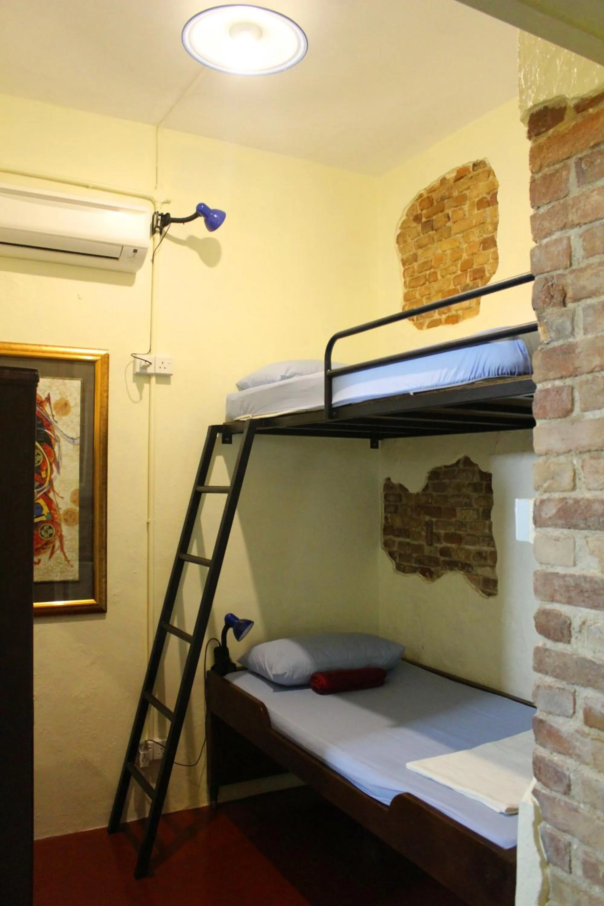 Bed in Sojourn Beds & Cafe