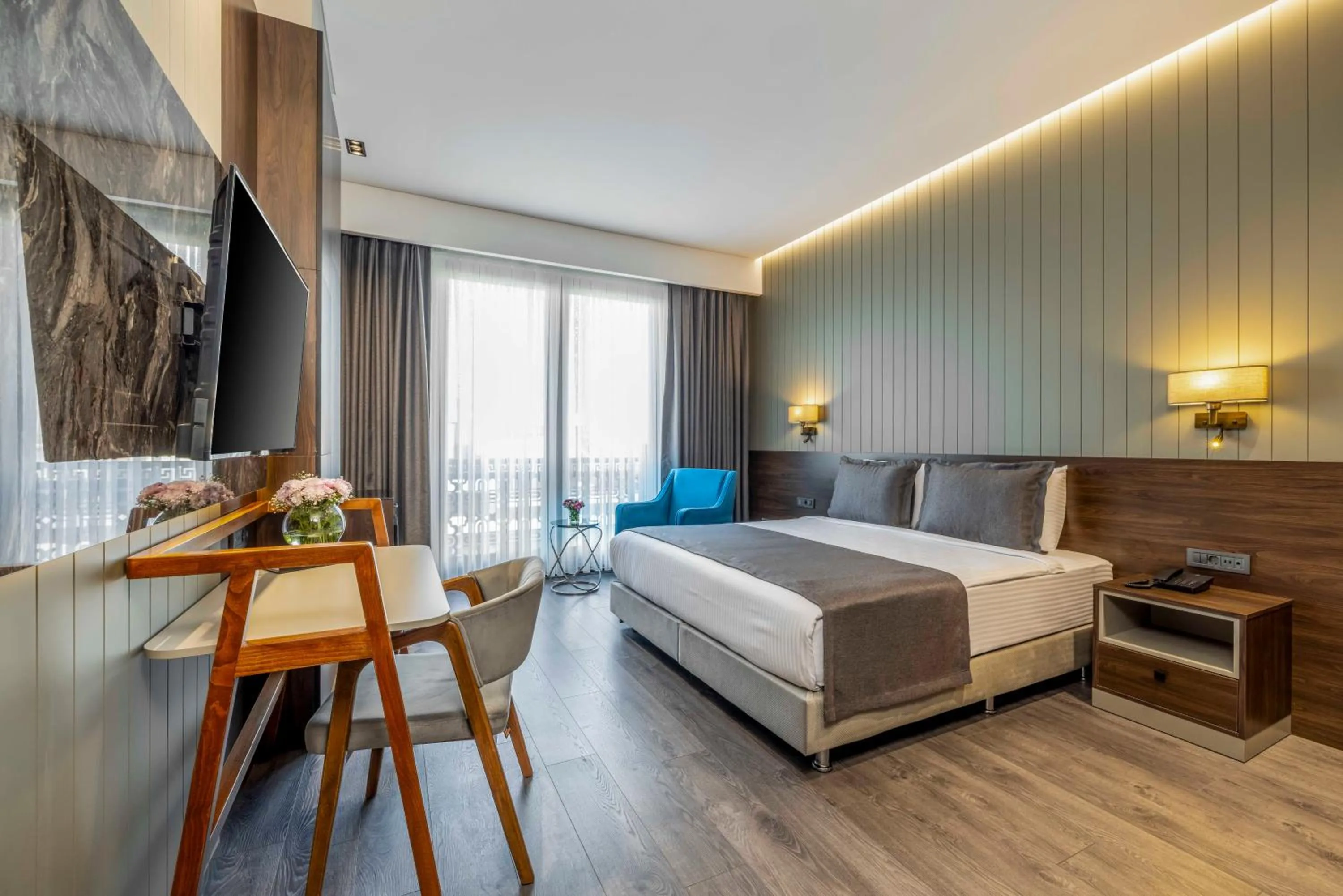 Photo of the whole room, Bed in Ezkar Bathonea Art İstanbul Hotel