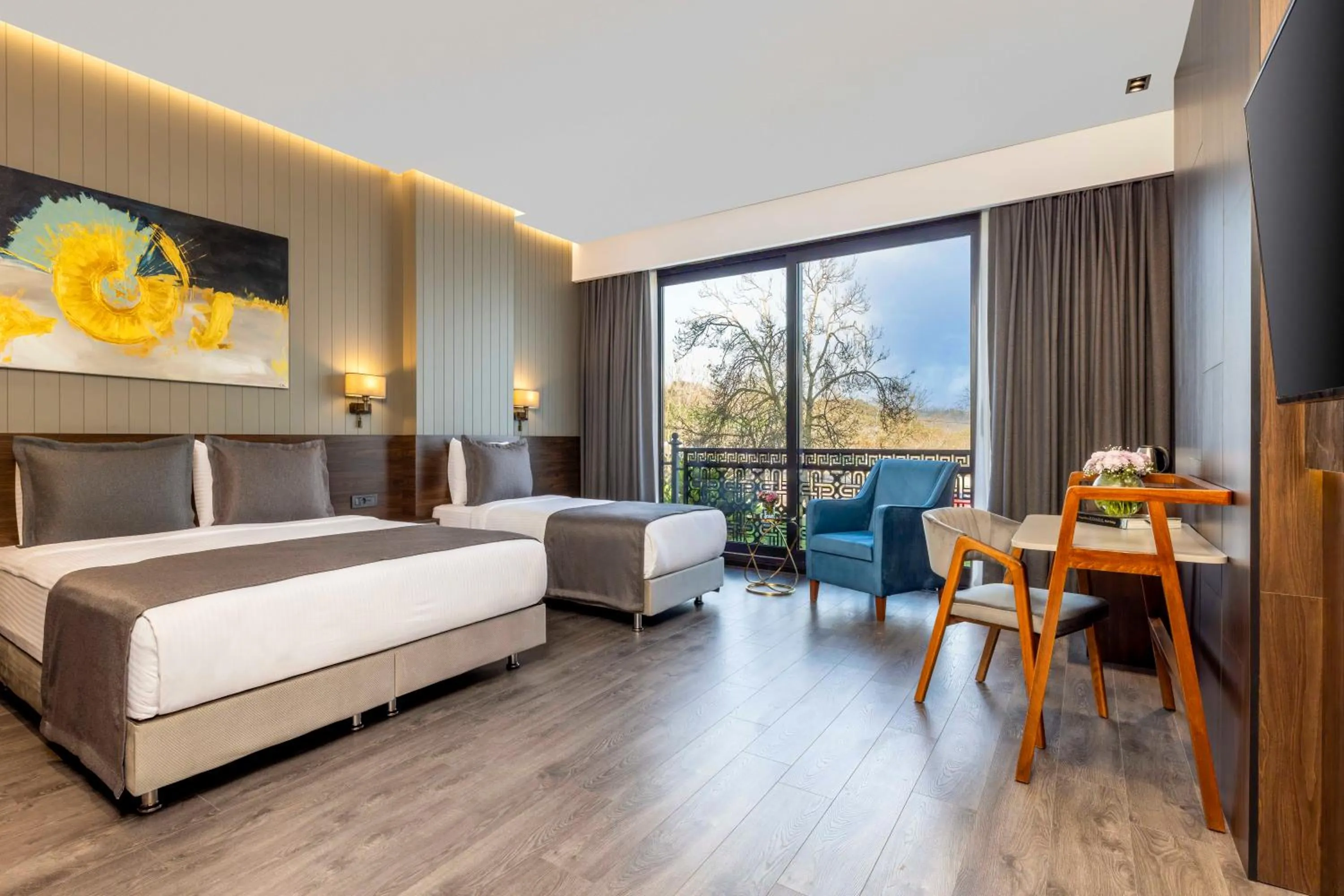 Photo of the whole room, Bed in Ezkar Bathonea Art İstanbul Hotel