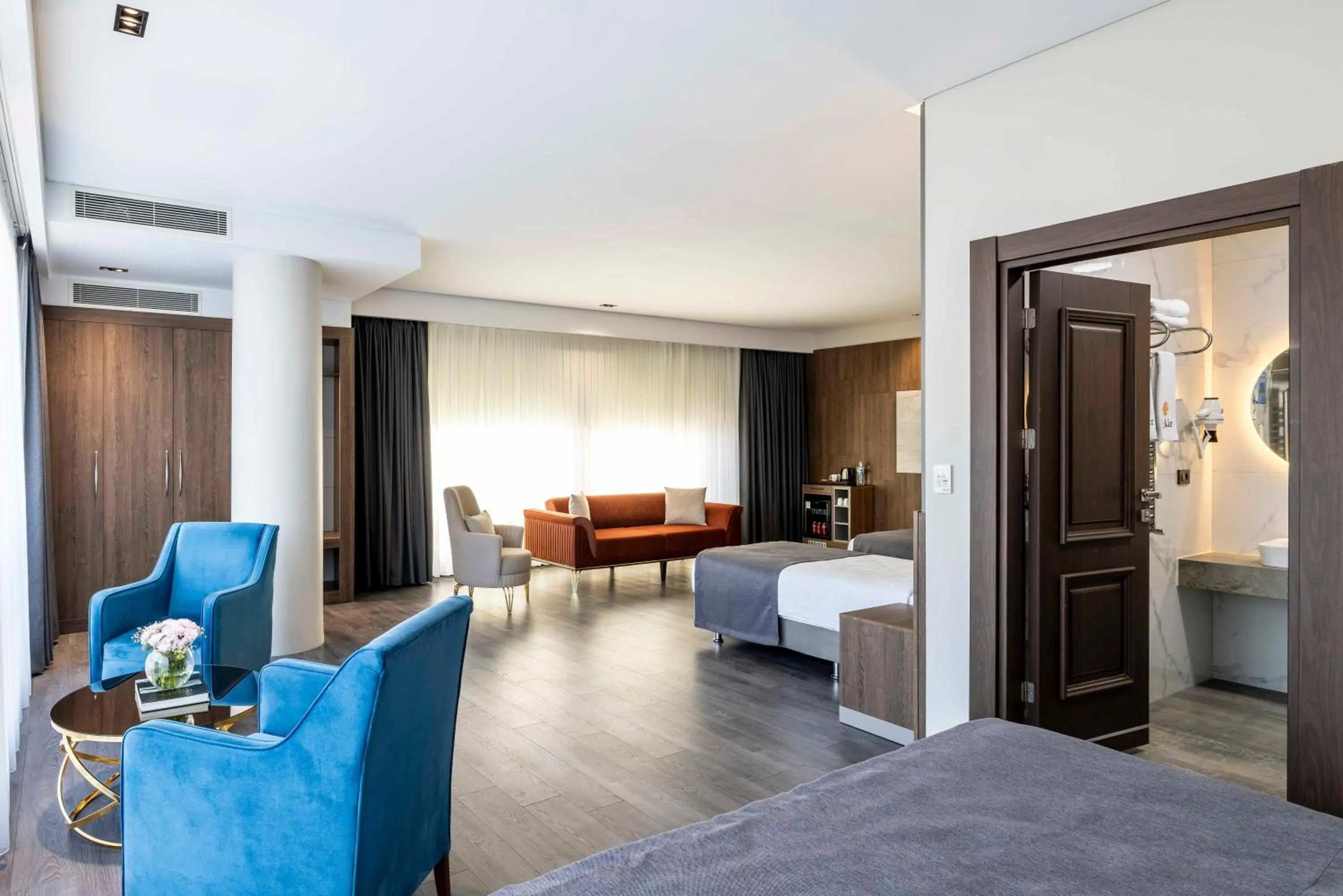 Photo of the whole room, Bed in Ezkar Bathonea Art İstanbul Hotel