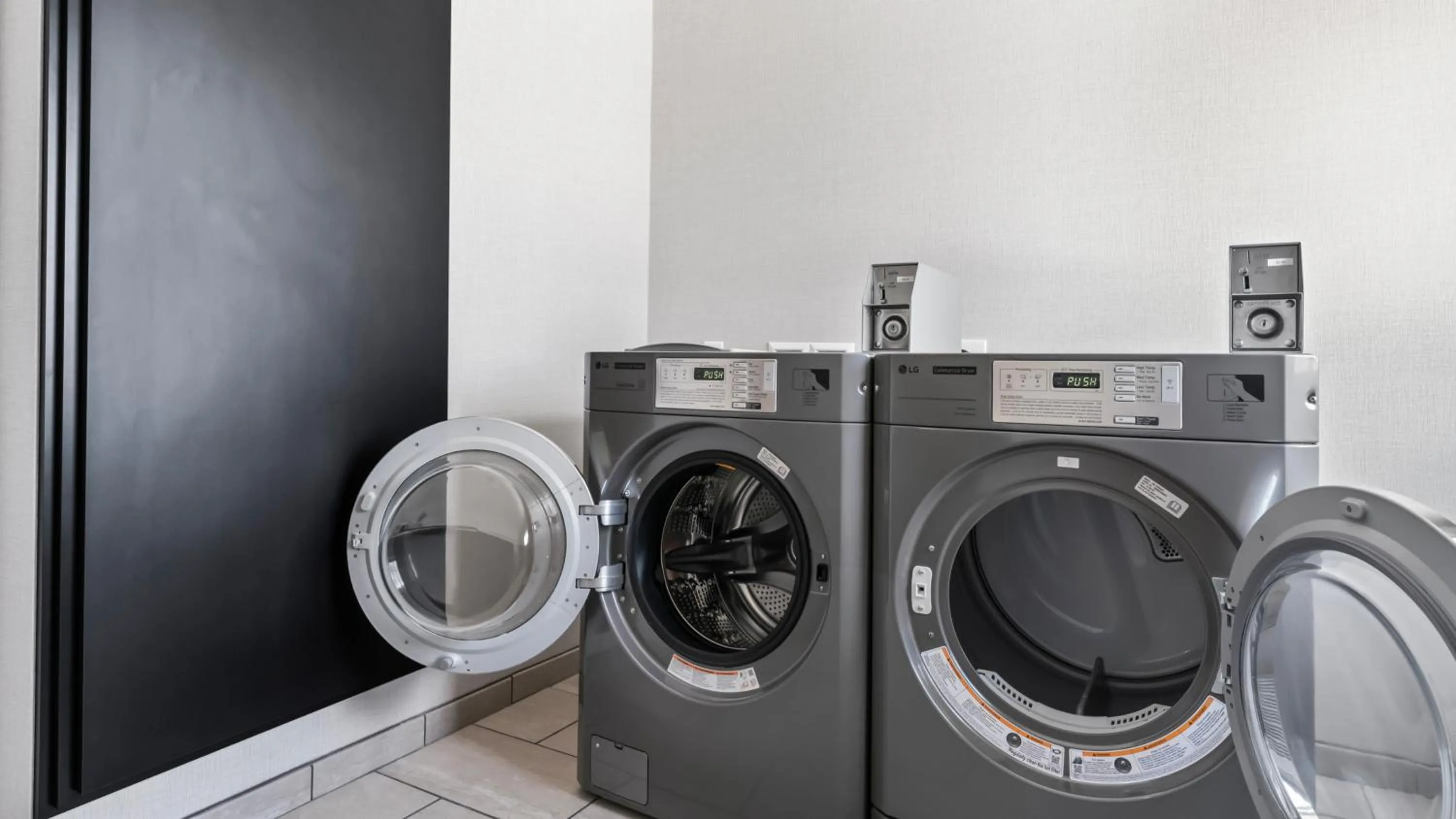 laundry in Cobblestone Inn & Suites - Julesburg