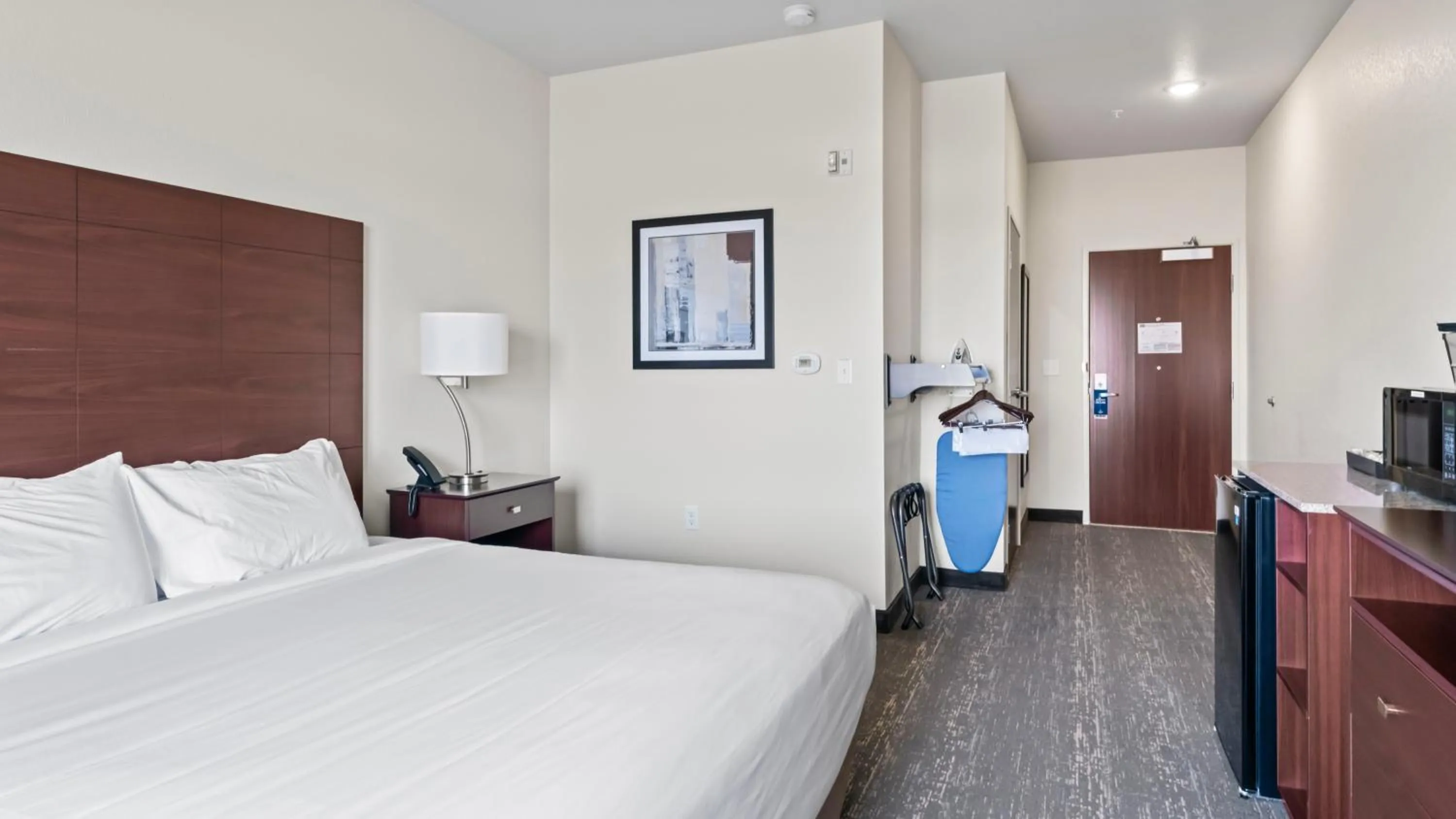 Bedroom, Bed in Cobblestone Inn & Suites - Julesburg