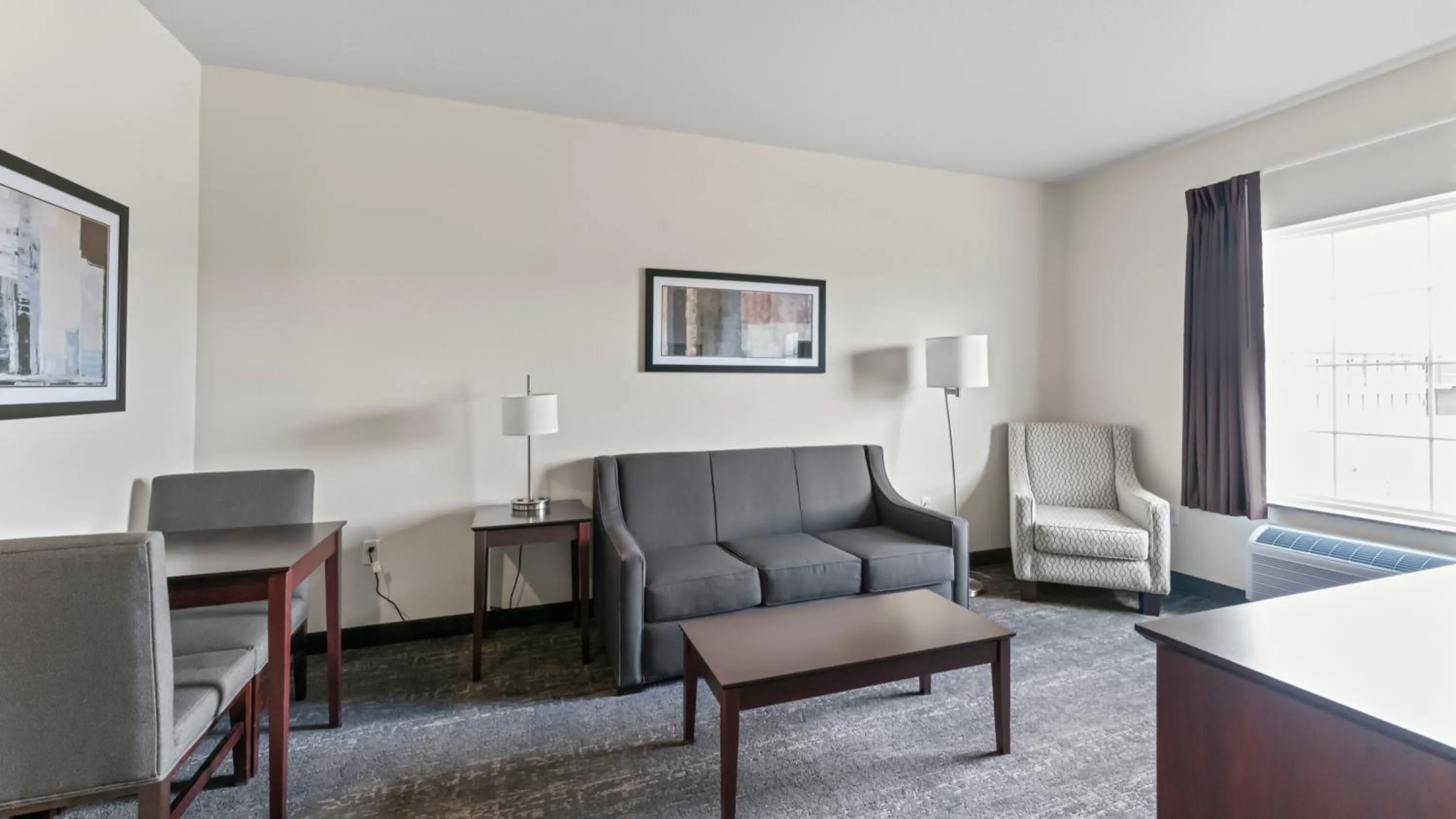 Living room in Cobblestone Inn & Suites - Julesburg