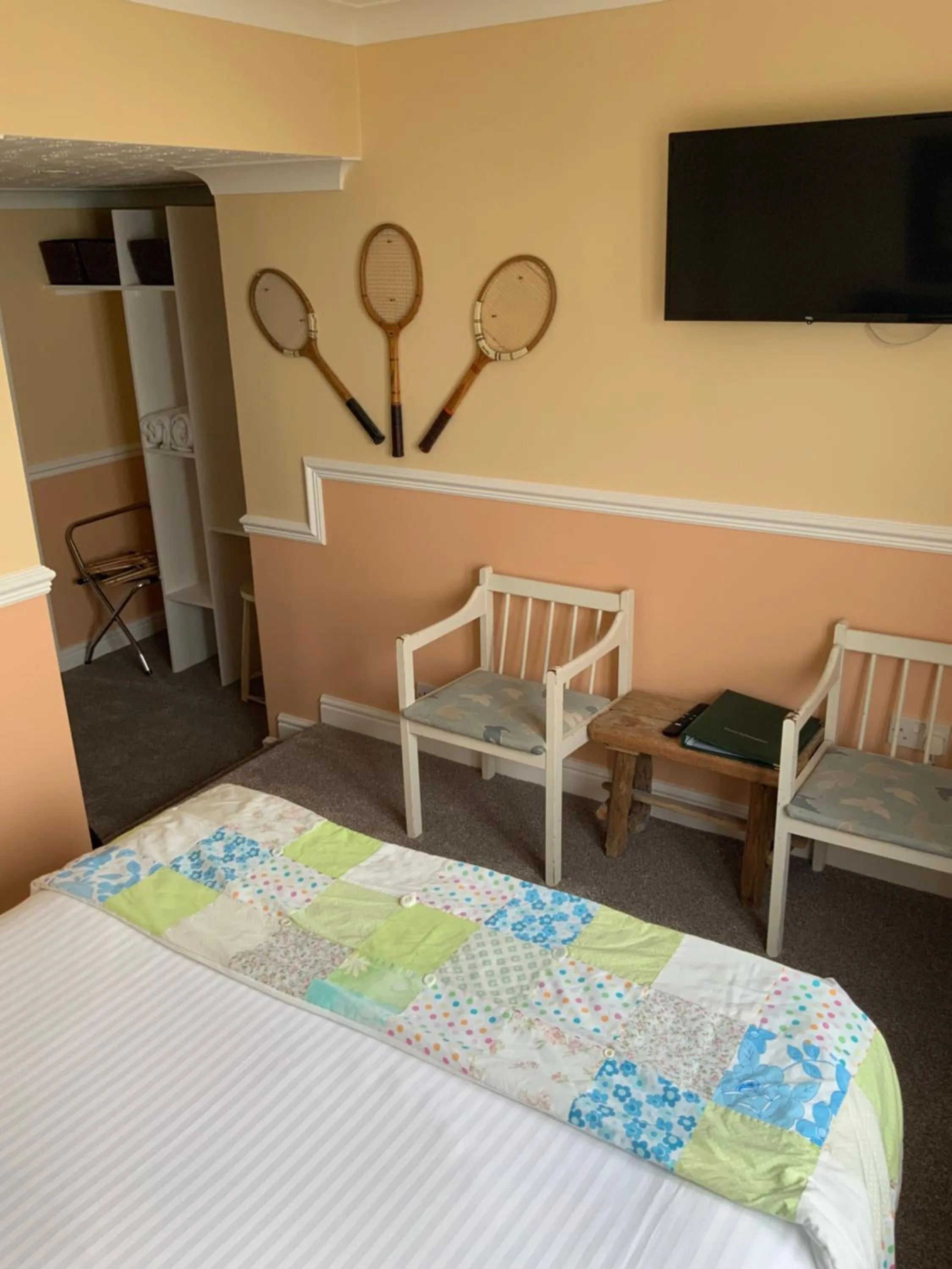 Bedroom, Bed in Green Apple Bed and Breakfast