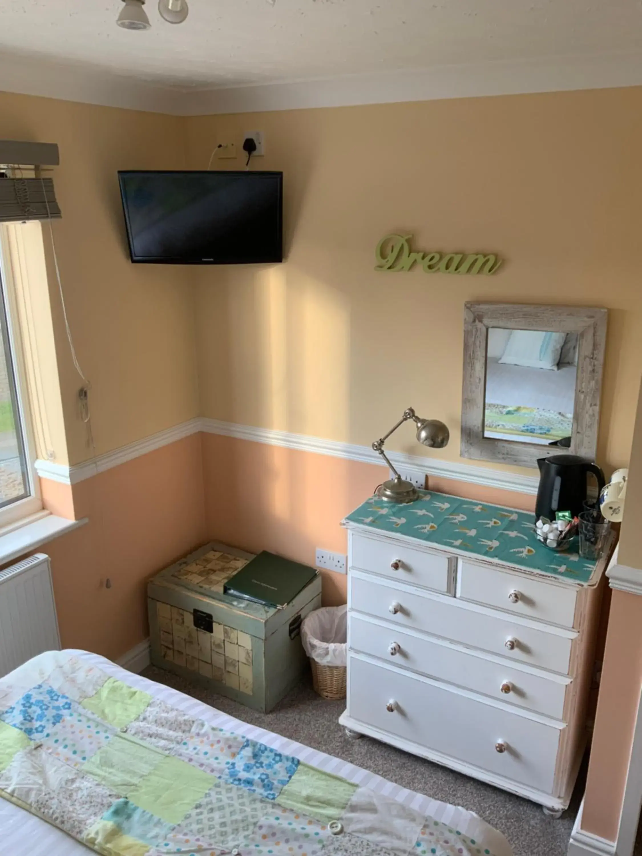 Small Double Room in Green Apple Bed and Breakfast Small Double Room in Green Apple Bed and Breakfast