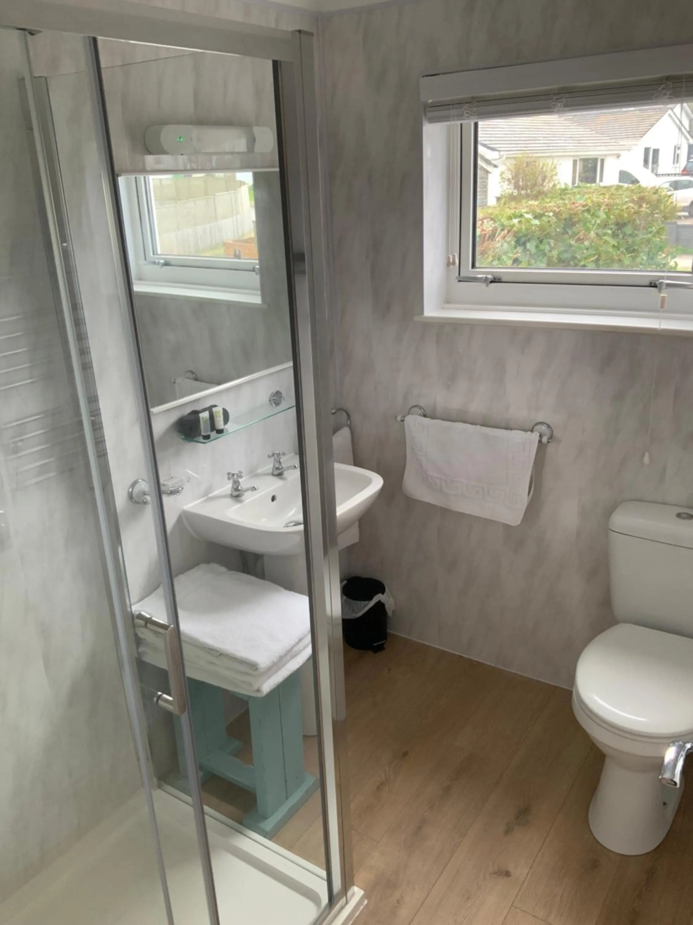 Bathroom in Green Apple Bed and Breakfast