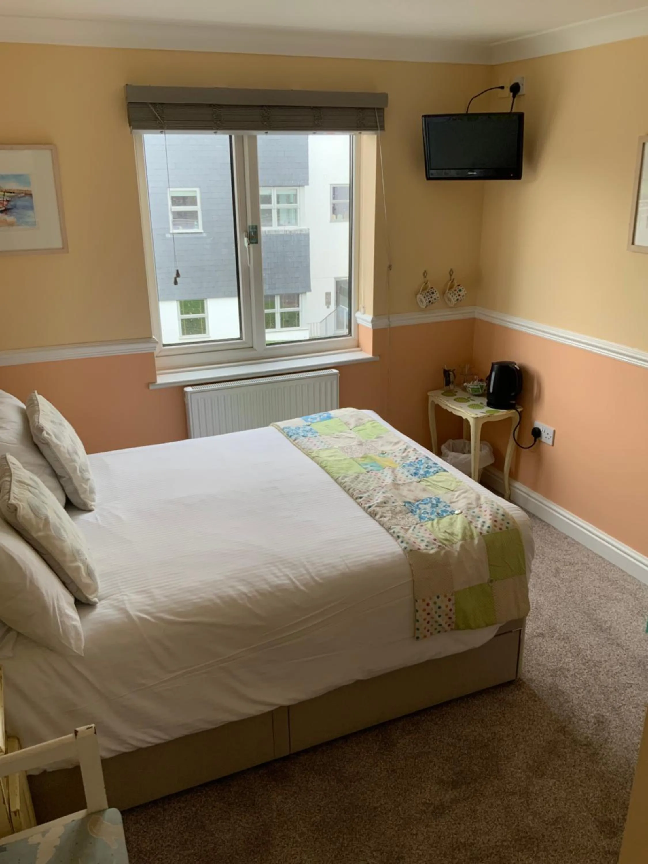 Bedroom, Bed in Green Apple Bed and Breakfast