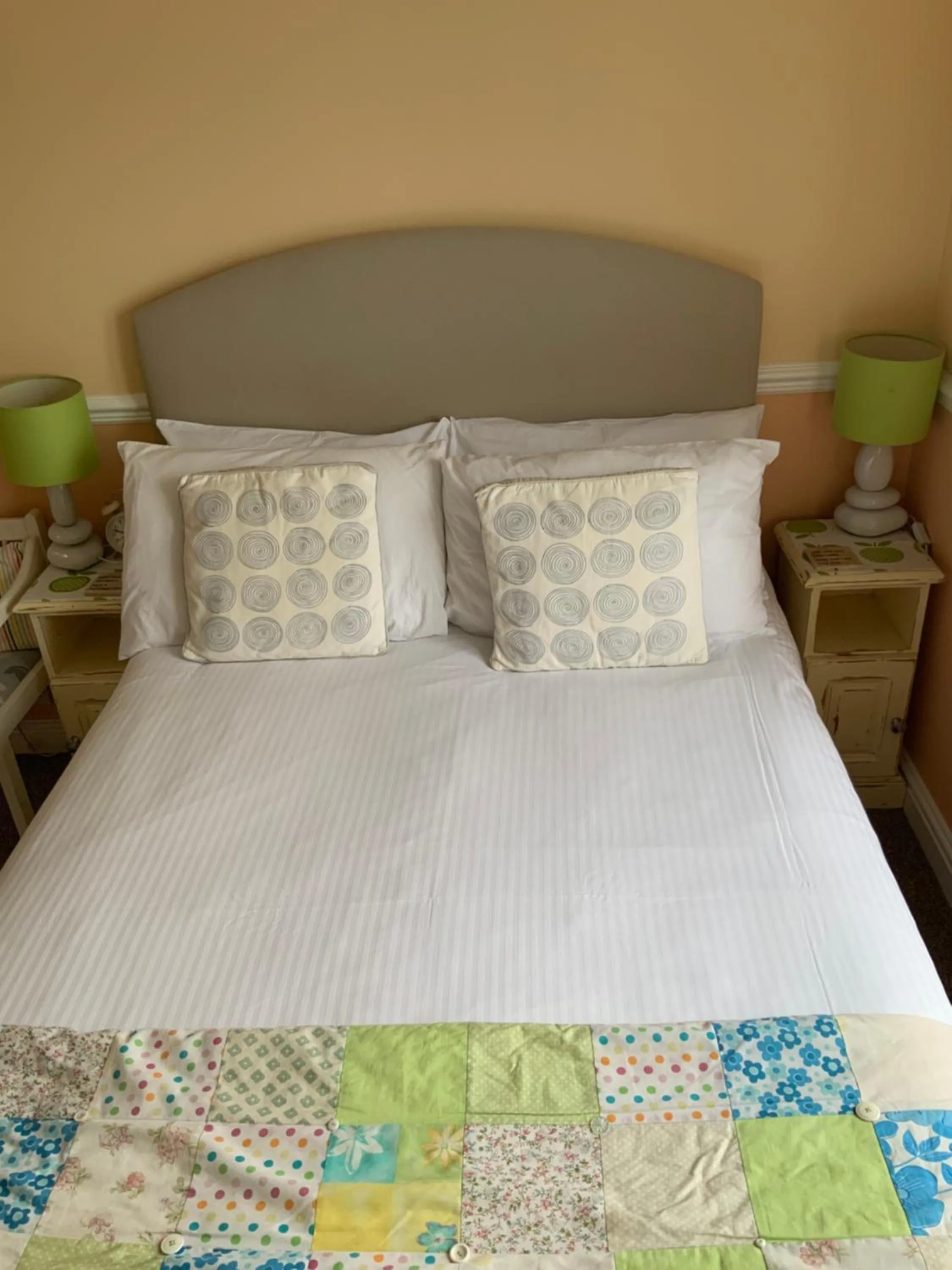 Bedroom, Bed in Green Apple Bed and Breakfast