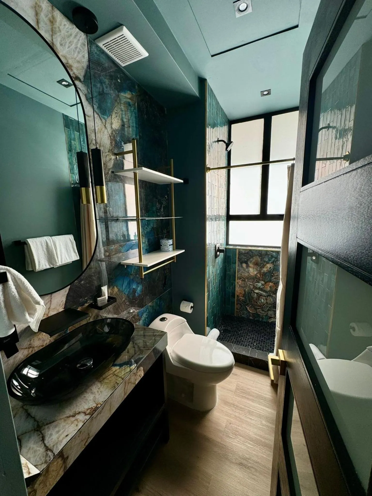 Bathroom, Bed in Metro Art Hotel