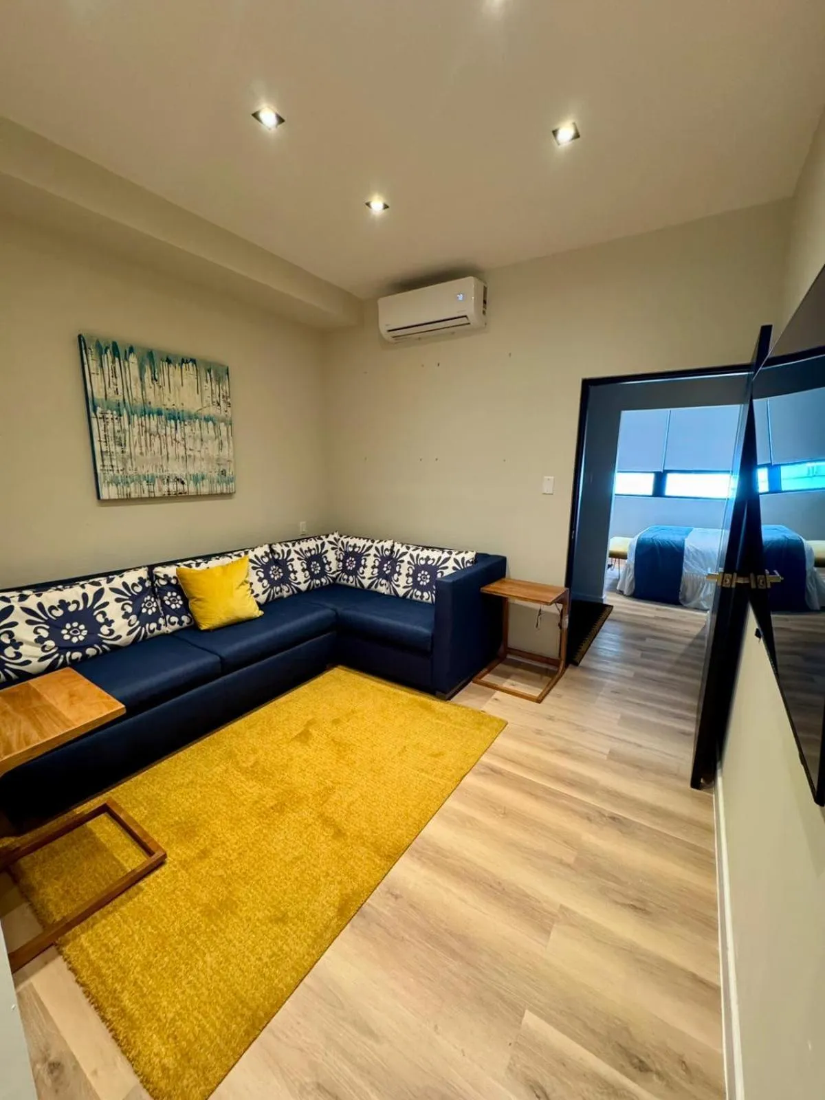 TV and multimedia in Metro Art Hotel