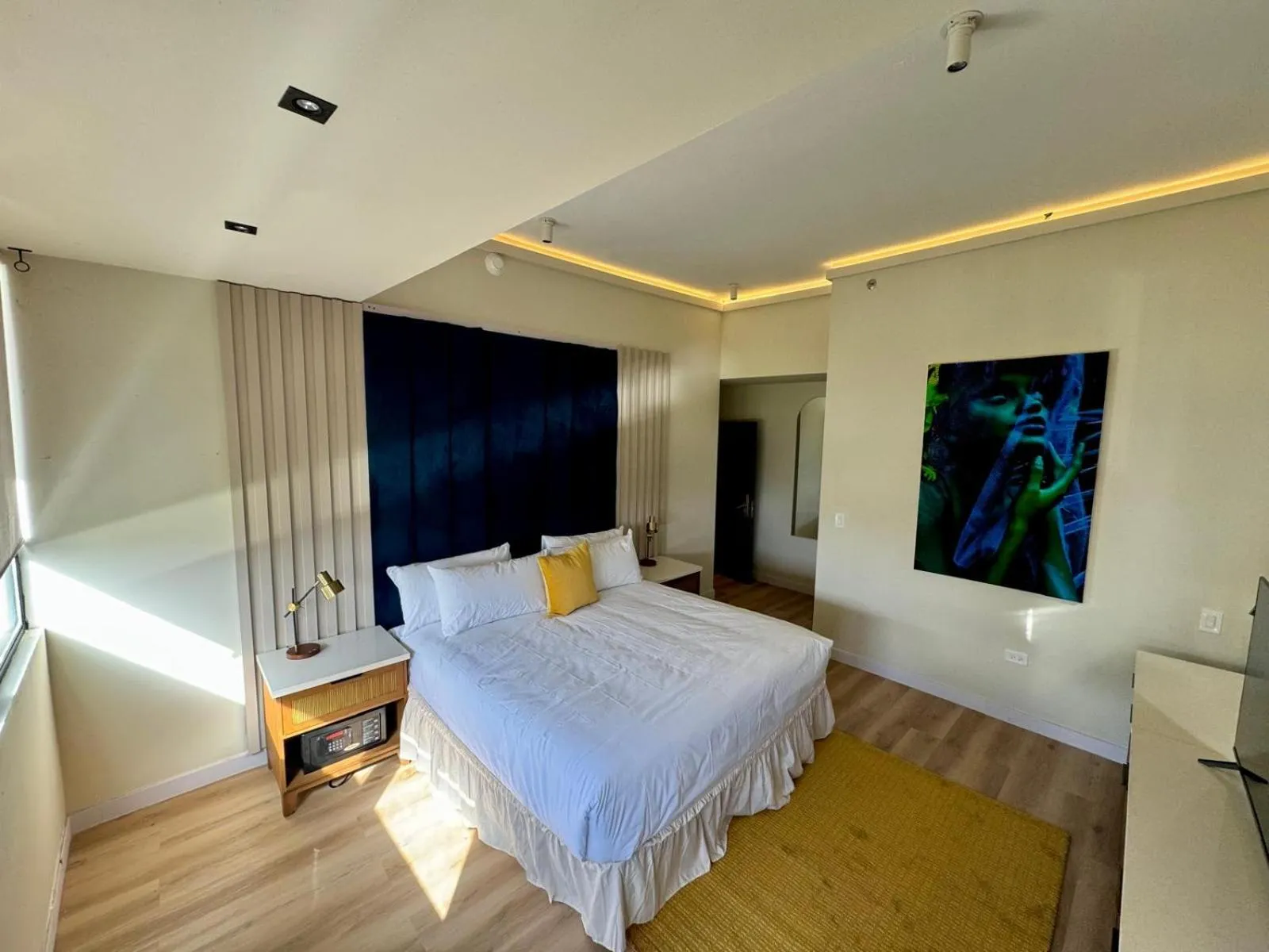 Bed in Metro Art Hotel