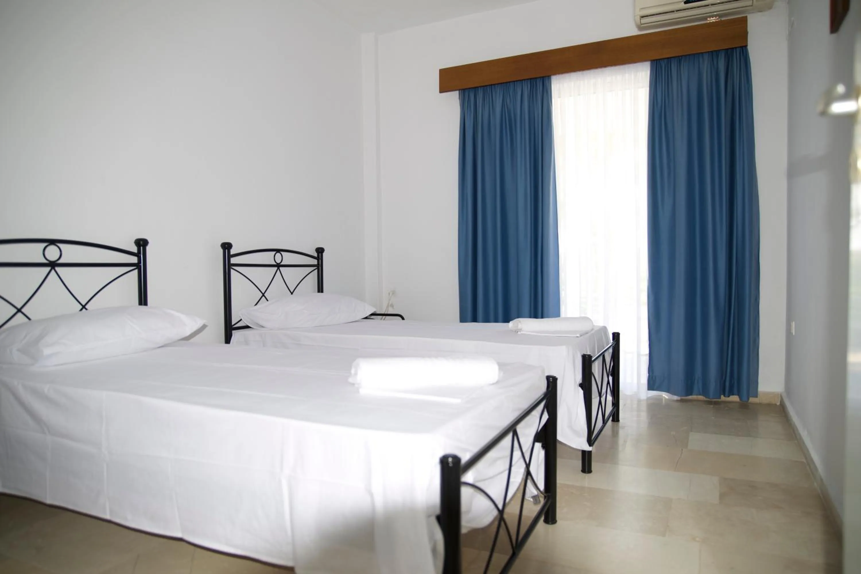 Kavos Central Gardens