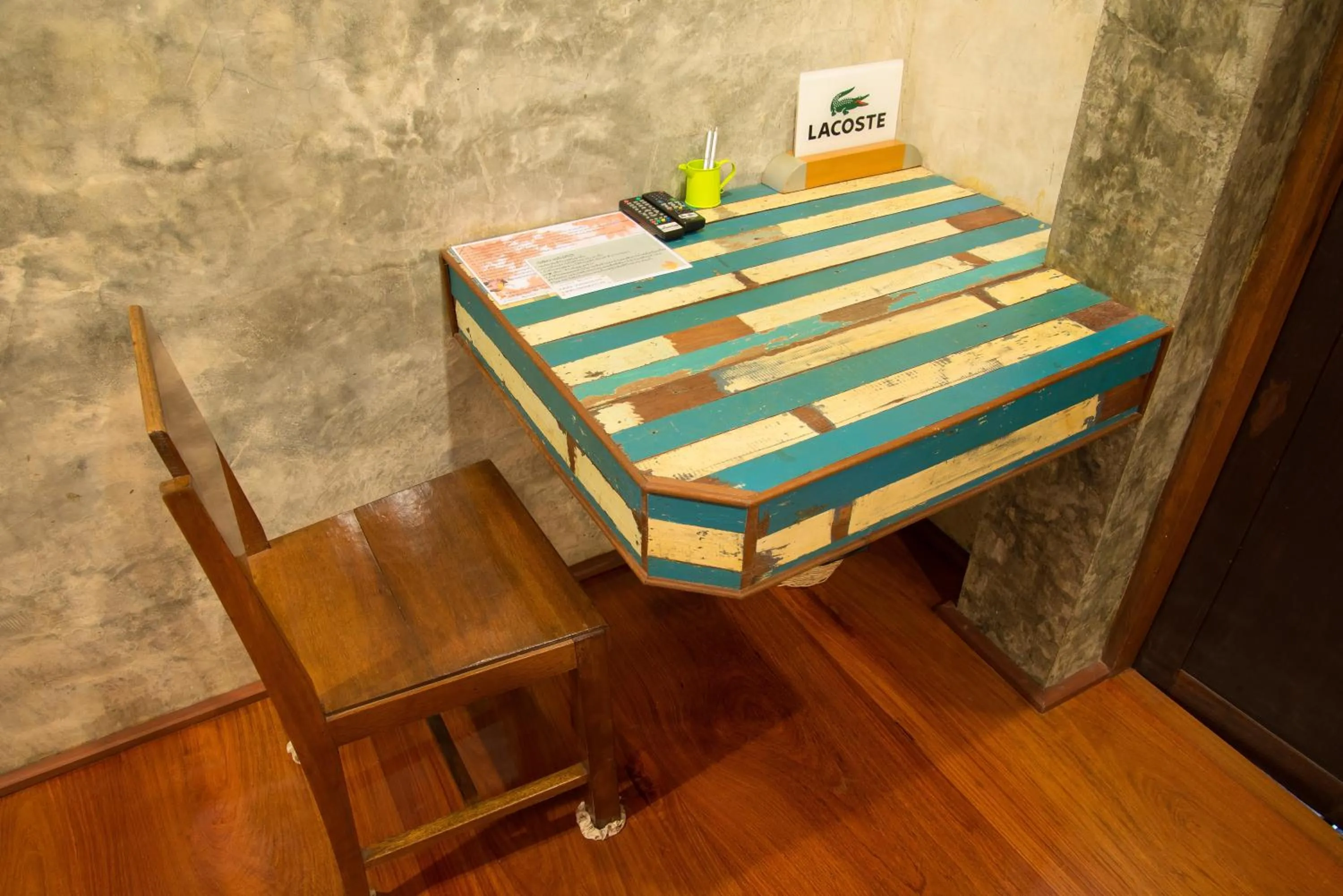 Photo of the whole room in BaanChompooAmphawa