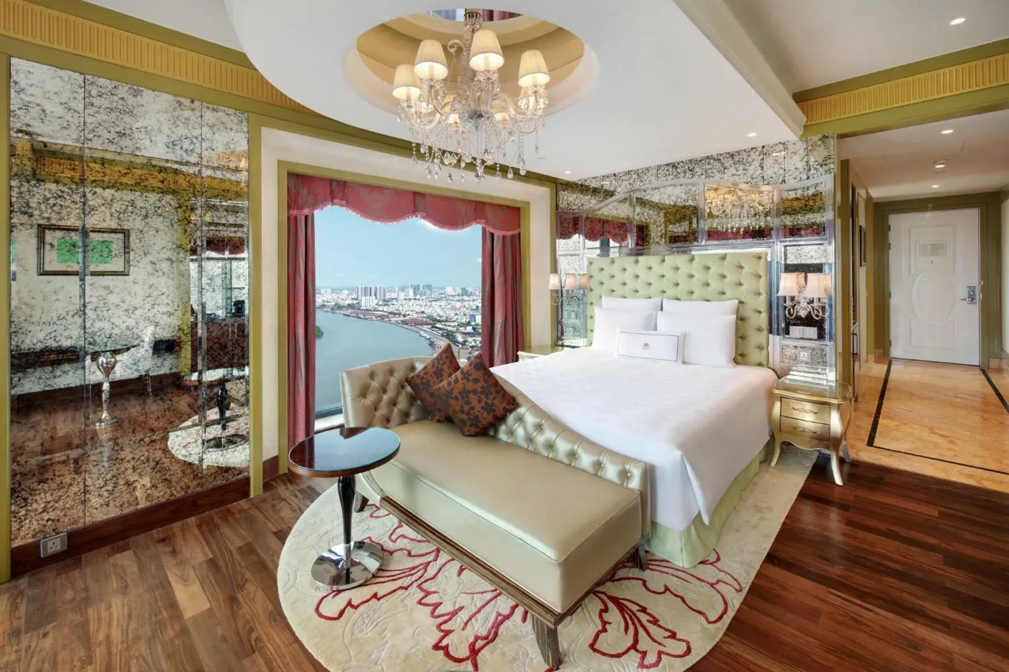 Grand Deluxe King Room High Floor in The Reverie Saigon Grand Deluxe King Room High Floor in The Reverie Saigon