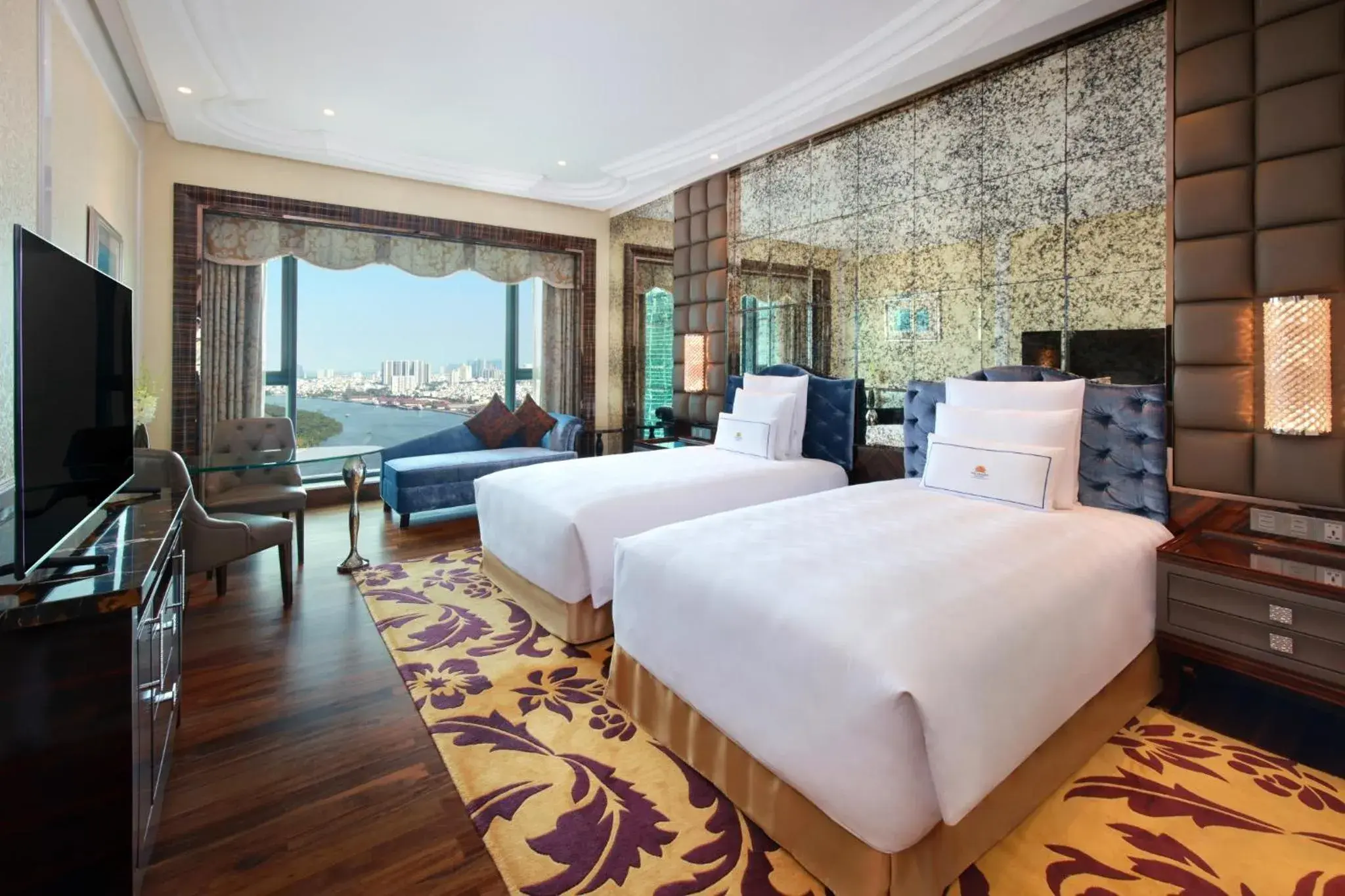 Deluxe Twin Room High Floor in The Reverie Saigon Deluxe Twin Room High Floor in The Reverie Saigon