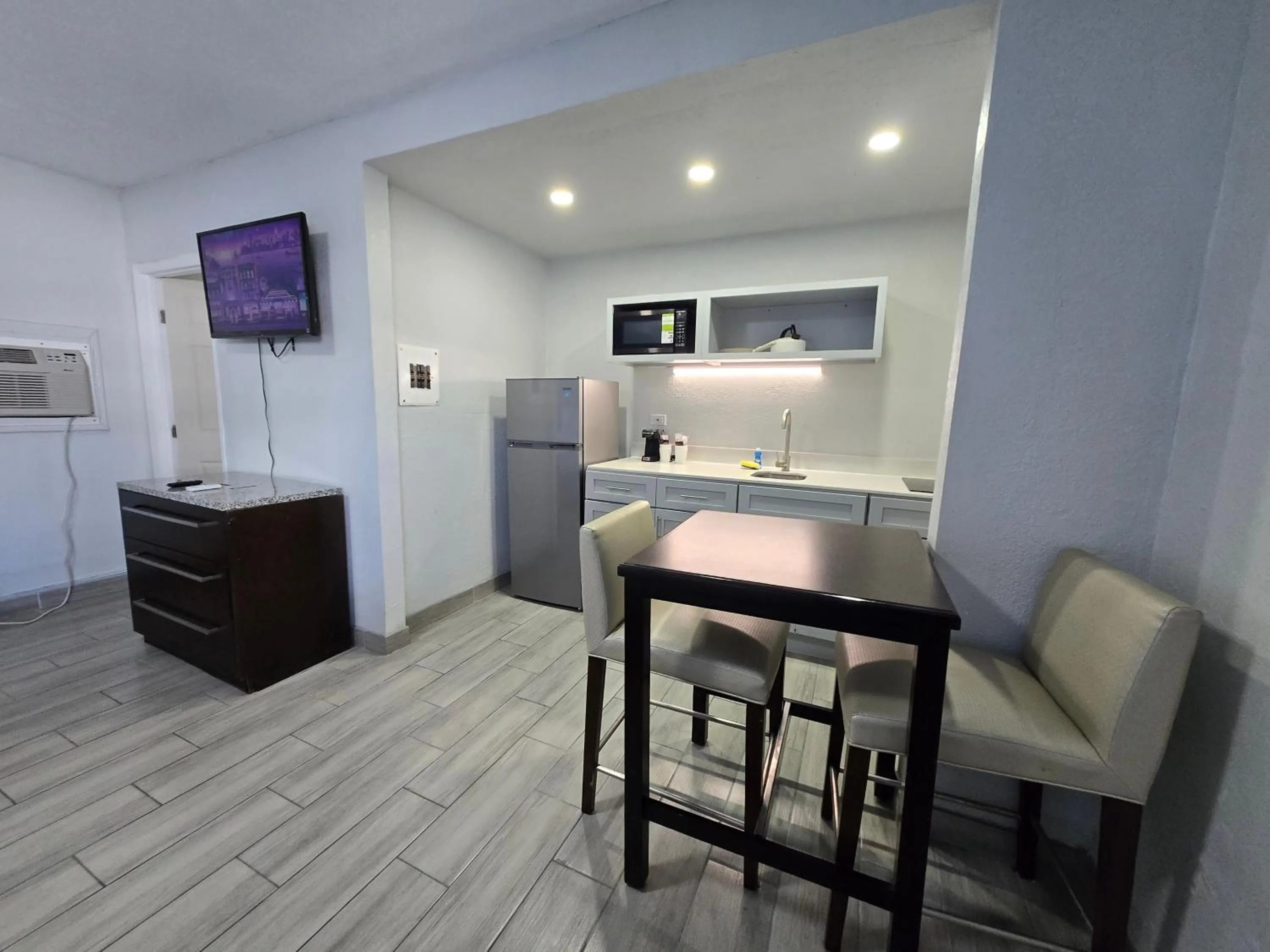 TV and multimedia in Ocean Holiday Motel