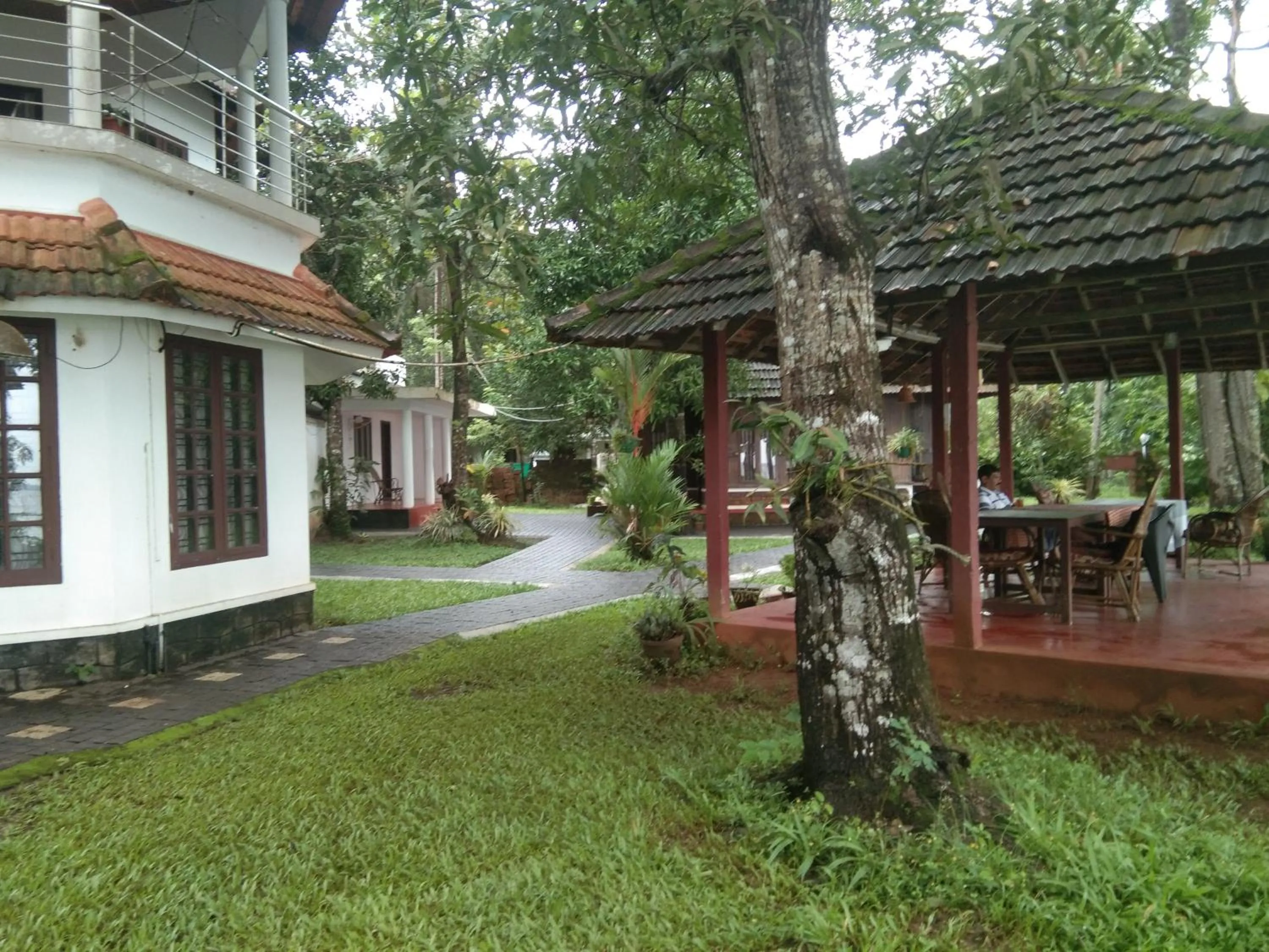 Lovedale Lakeside Homestay