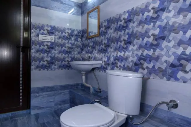 Bathroom in Lovedale Lakeside Homestay